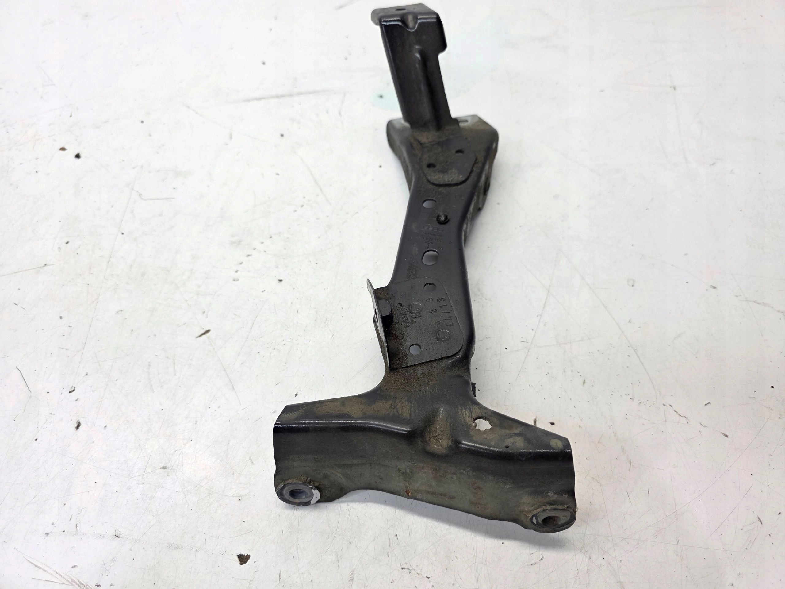 Console Support plaque Aile Gauche Avant AUDI A3 8V 8V0821135A