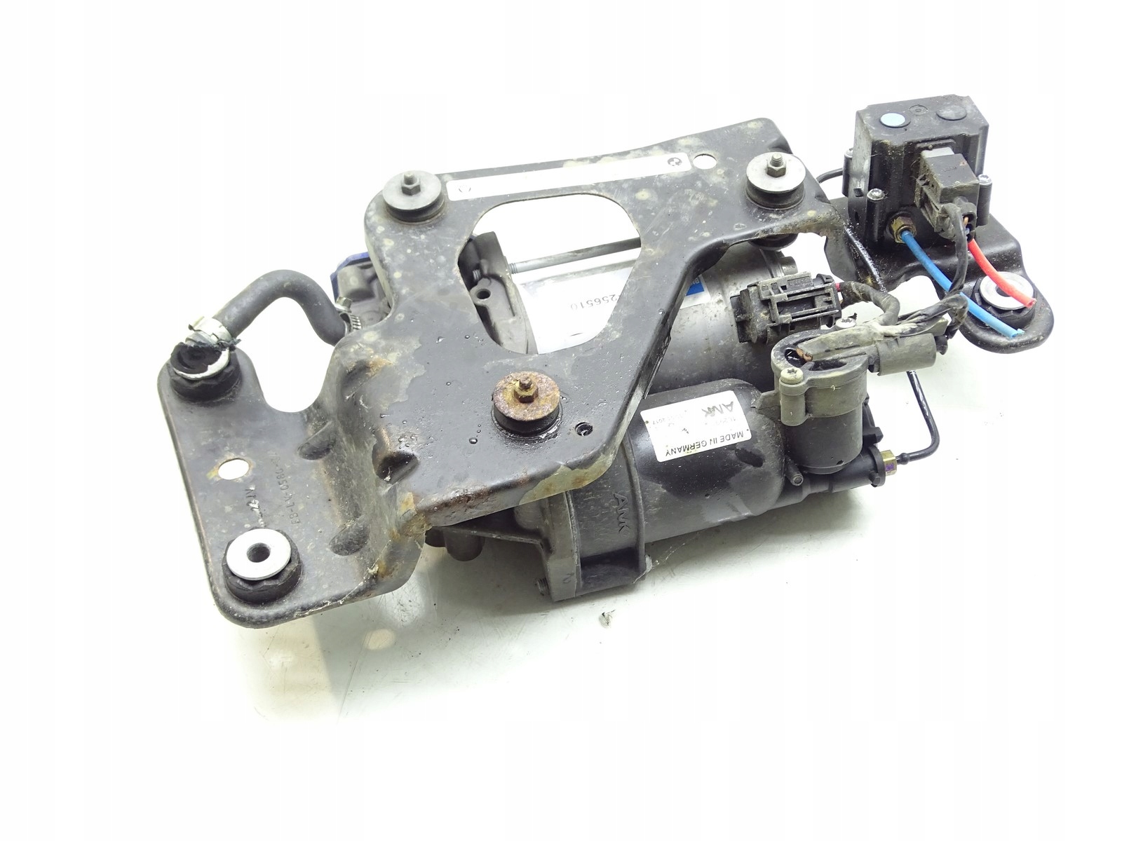 compressor; compressor springing BMW X5 E70 X6 E71 6785506 6799419