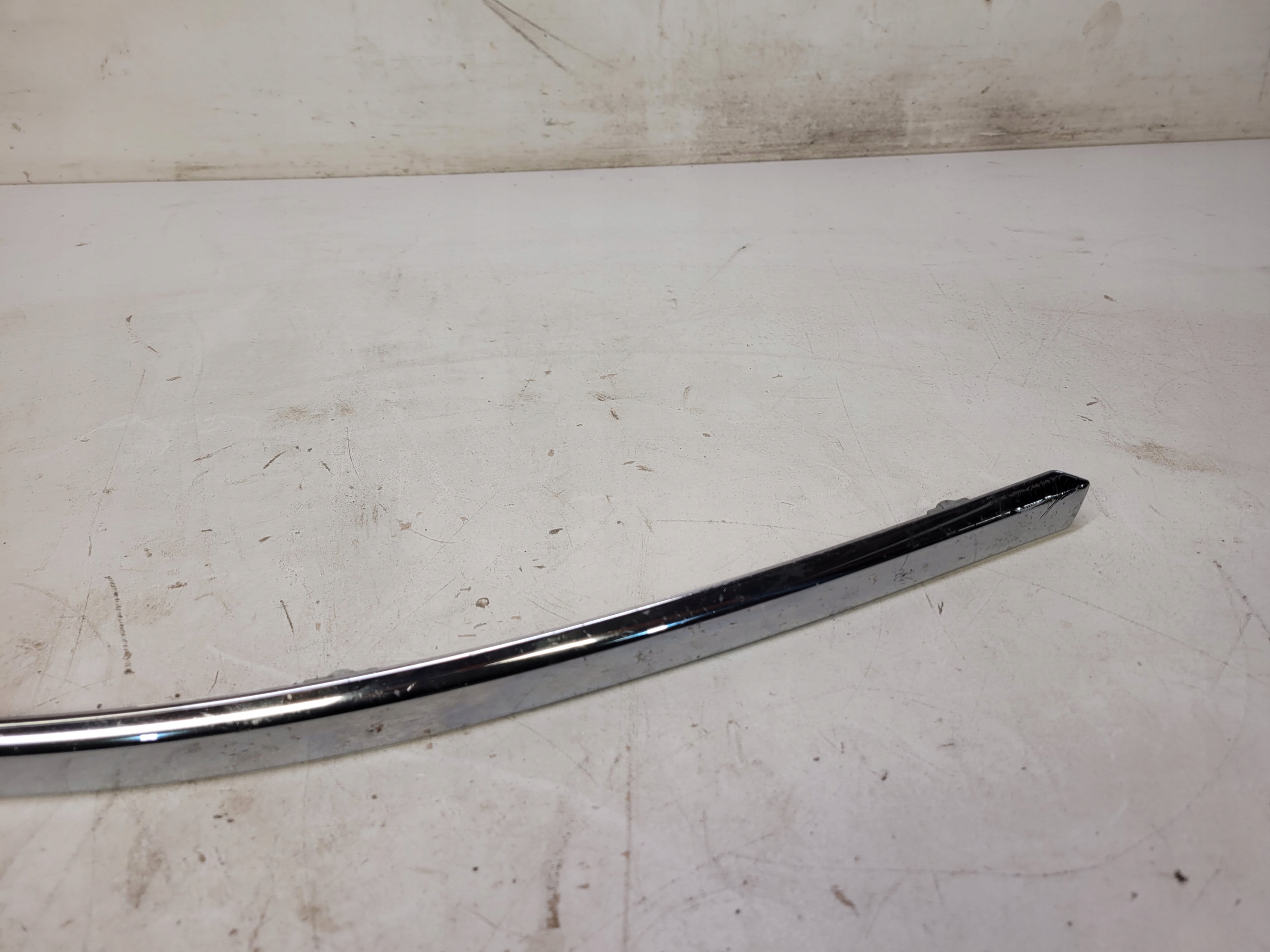 lišta nárazníku levá AUDI A6 C6 LIFT 4F0853065