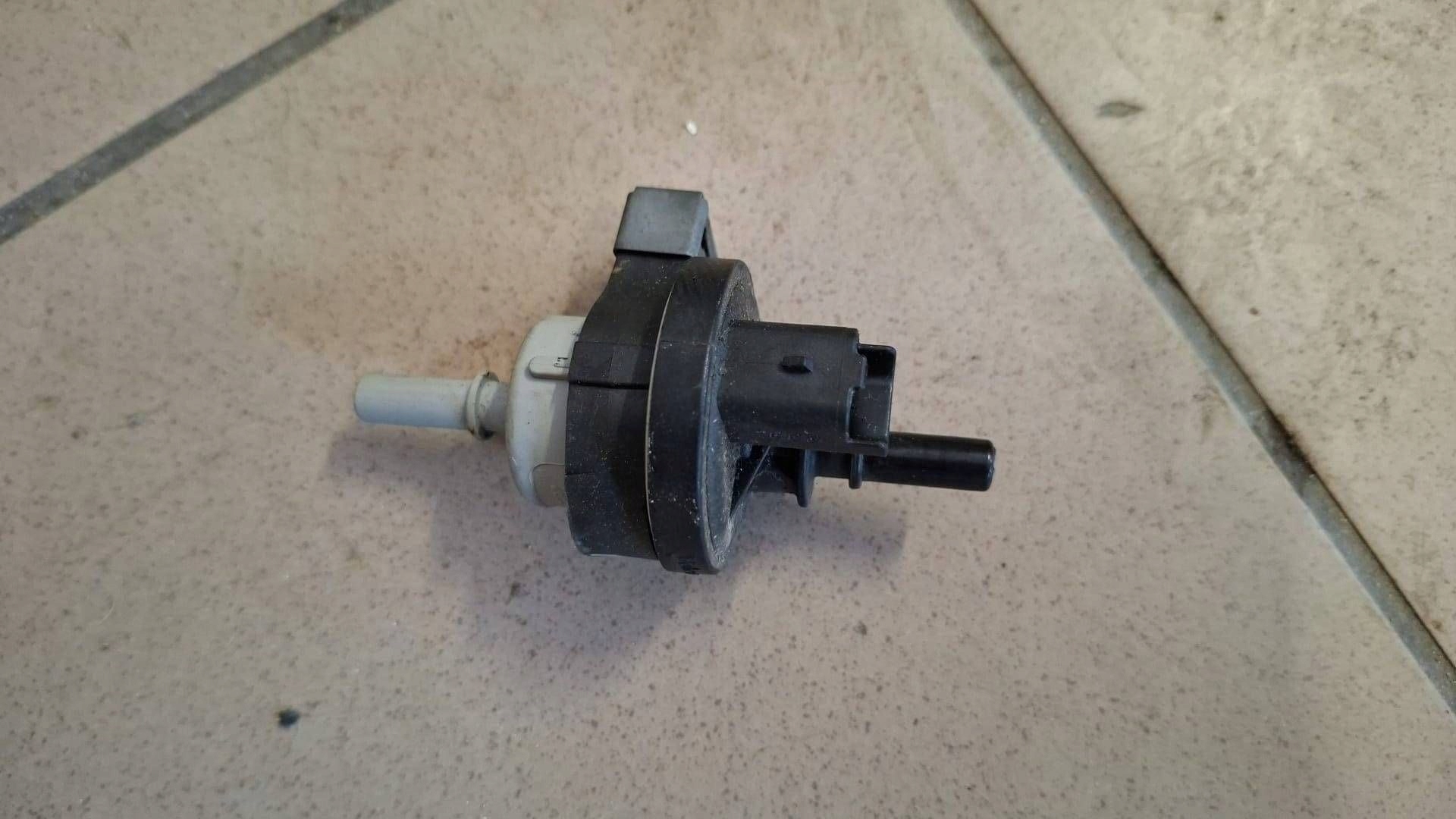 Sensor podcisnieniowy Renault Clio V 269516045