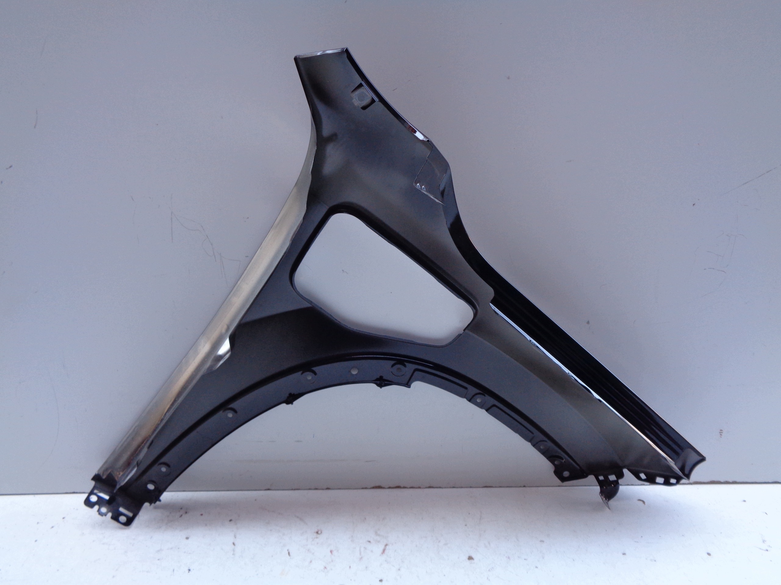 fender left front BMW X1 U11 22- hybrid NR 53824