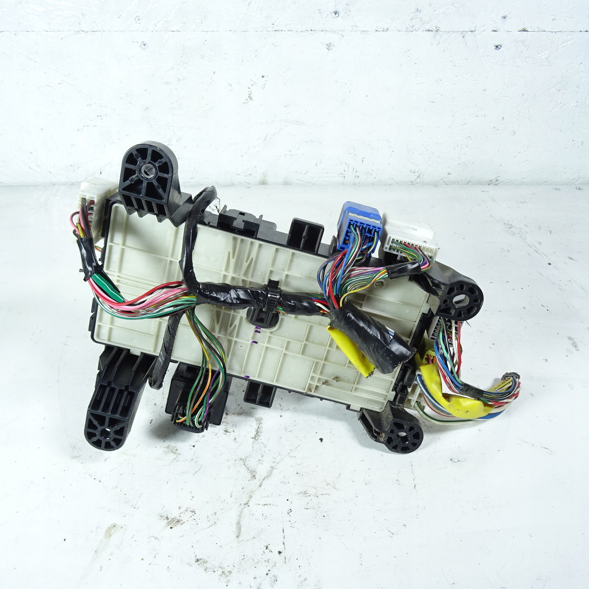 SUZUKI GRAND VITARA compartment fuse 1068 8K10