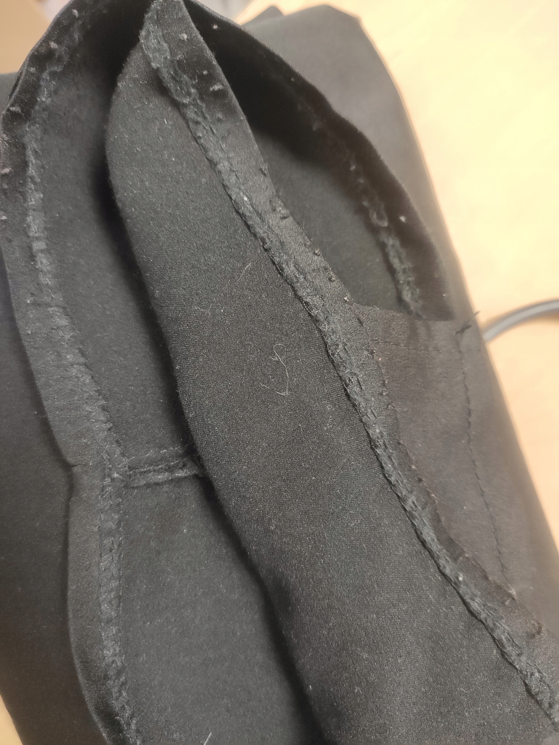 Missguided Czarna spódnica midi z satyny L Wzór dominujący bez wzoru