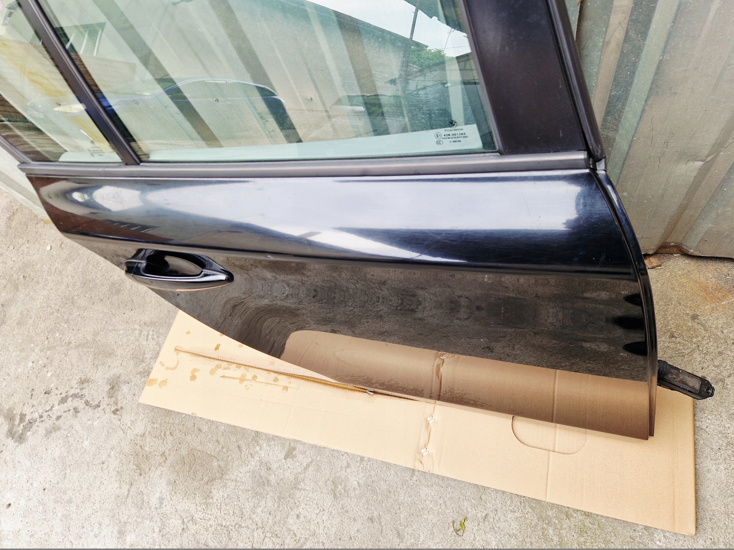 BMW E87 door right rear part rear. complete black, colour 668