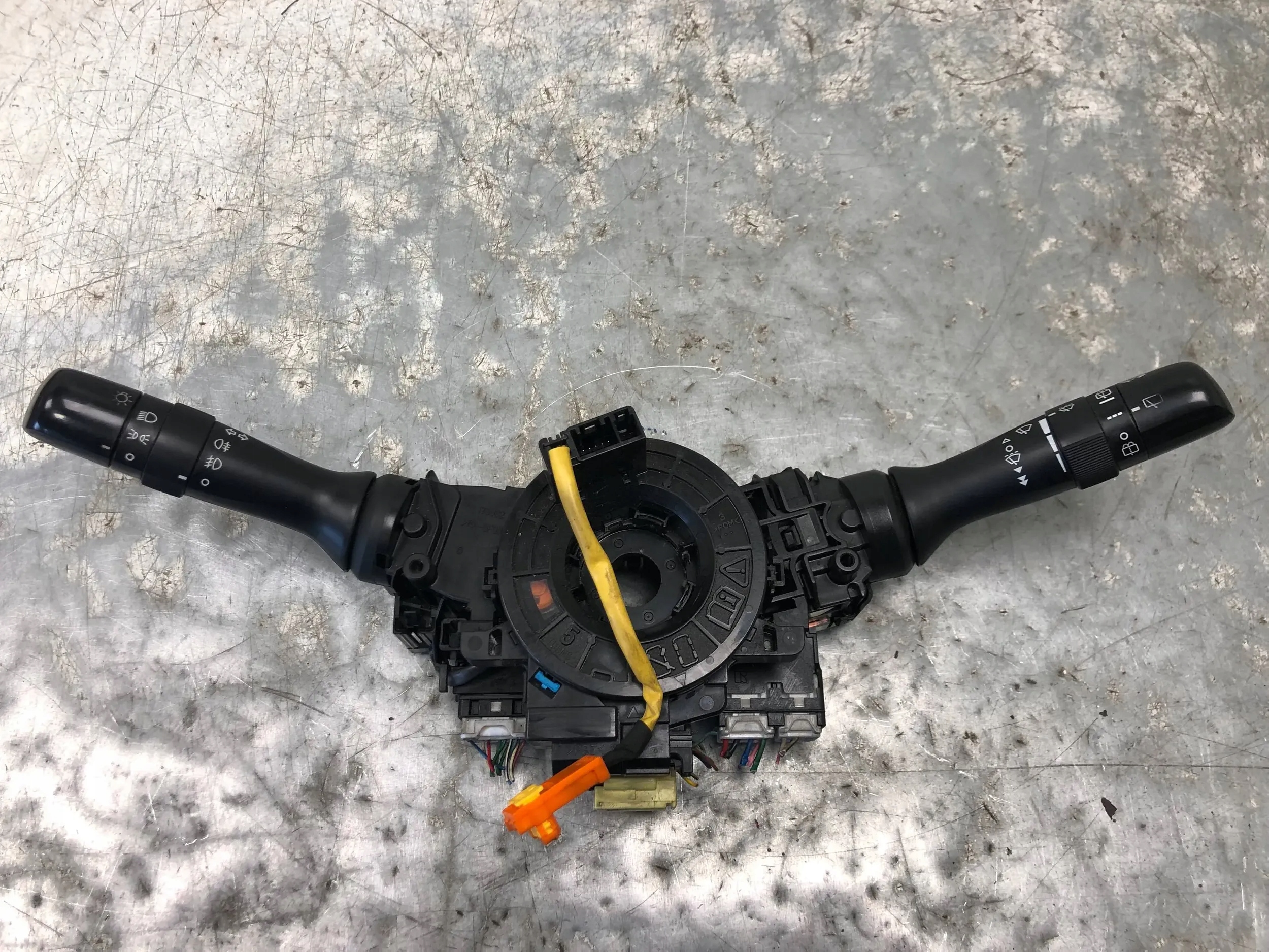DEVIO LUCI TERGICRISTALLO TERGI TOYOTA AURIS e LIFT 02311-17F611