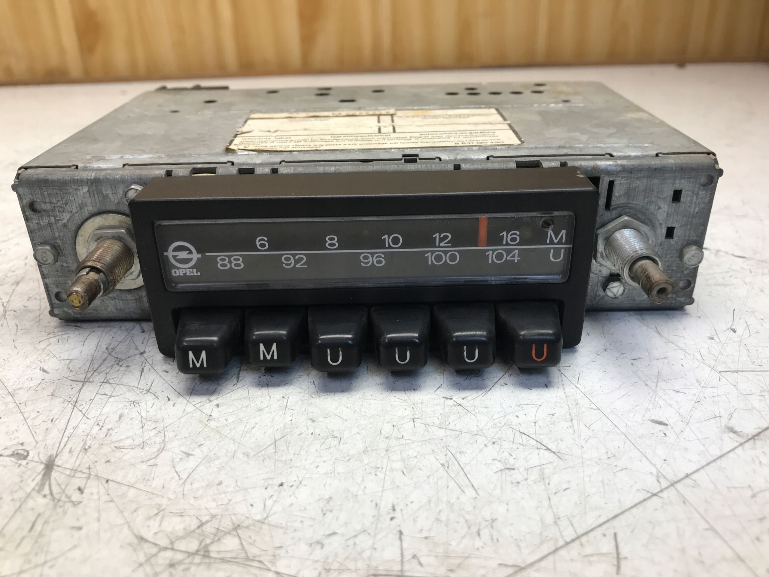 RADIO SAMOCHODOWE OPEL 8631120490
