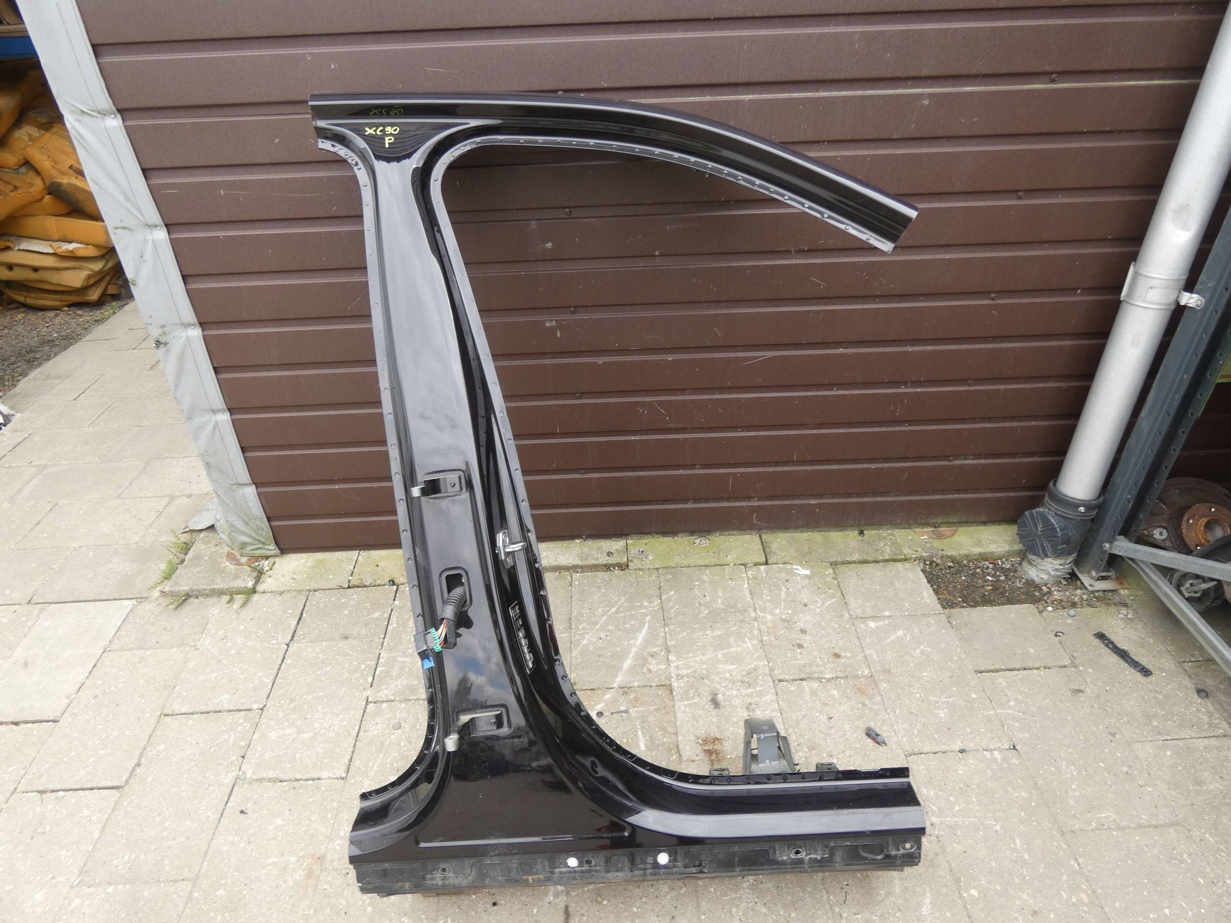 VOLVO XC90 II quarter pillar central right right