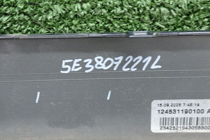 SKODA OCTAVIA IV LIFT 23- front bumper front