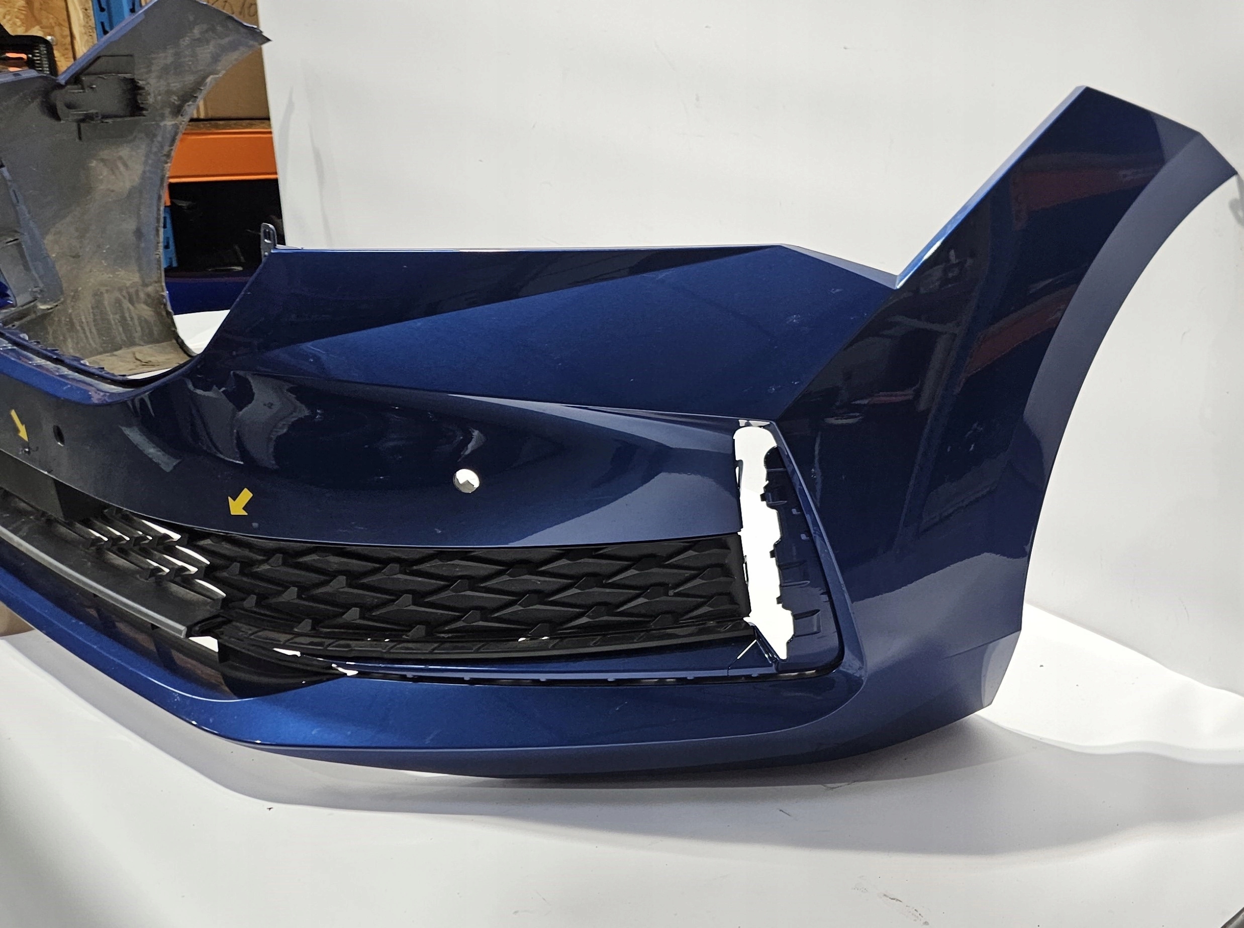 front bumper SKODA SUPERB IV 23- PDC original 3P0807221