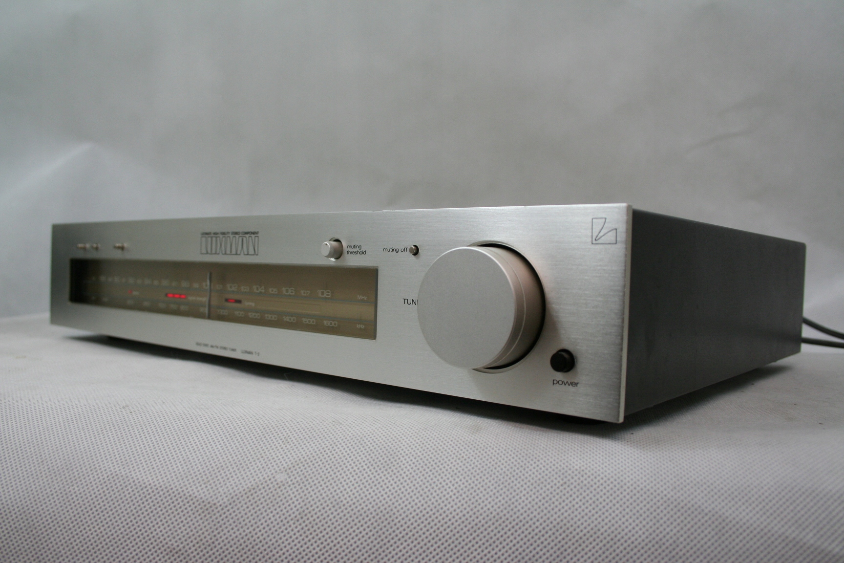 Tuner LUXMAN T-2