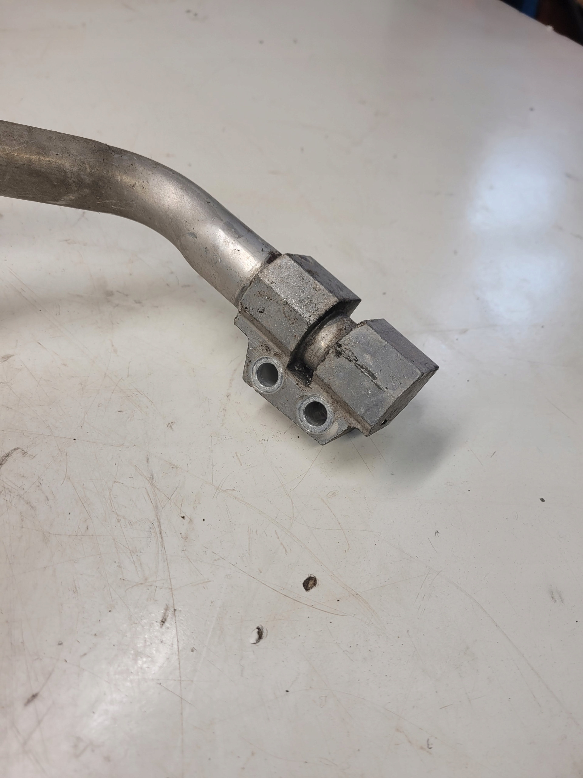vedení hadice klimatizaci AUDI A6 C7 A7 4G1260712D