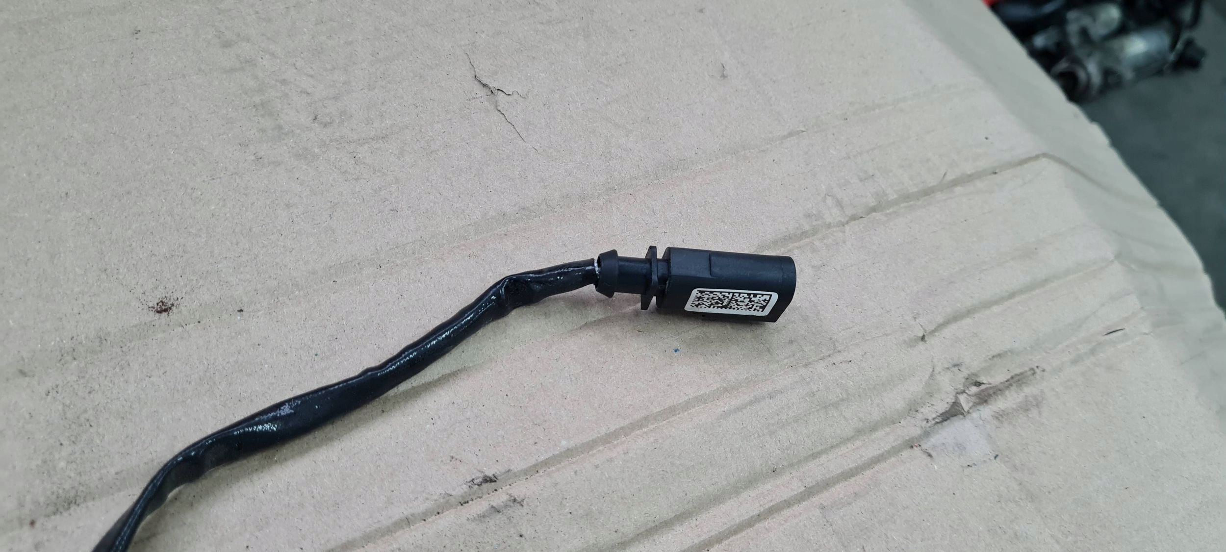 A4 B9 8W Sensor TEMPERATURY Gase 2.0 TDI 8W0906088E A5 8W