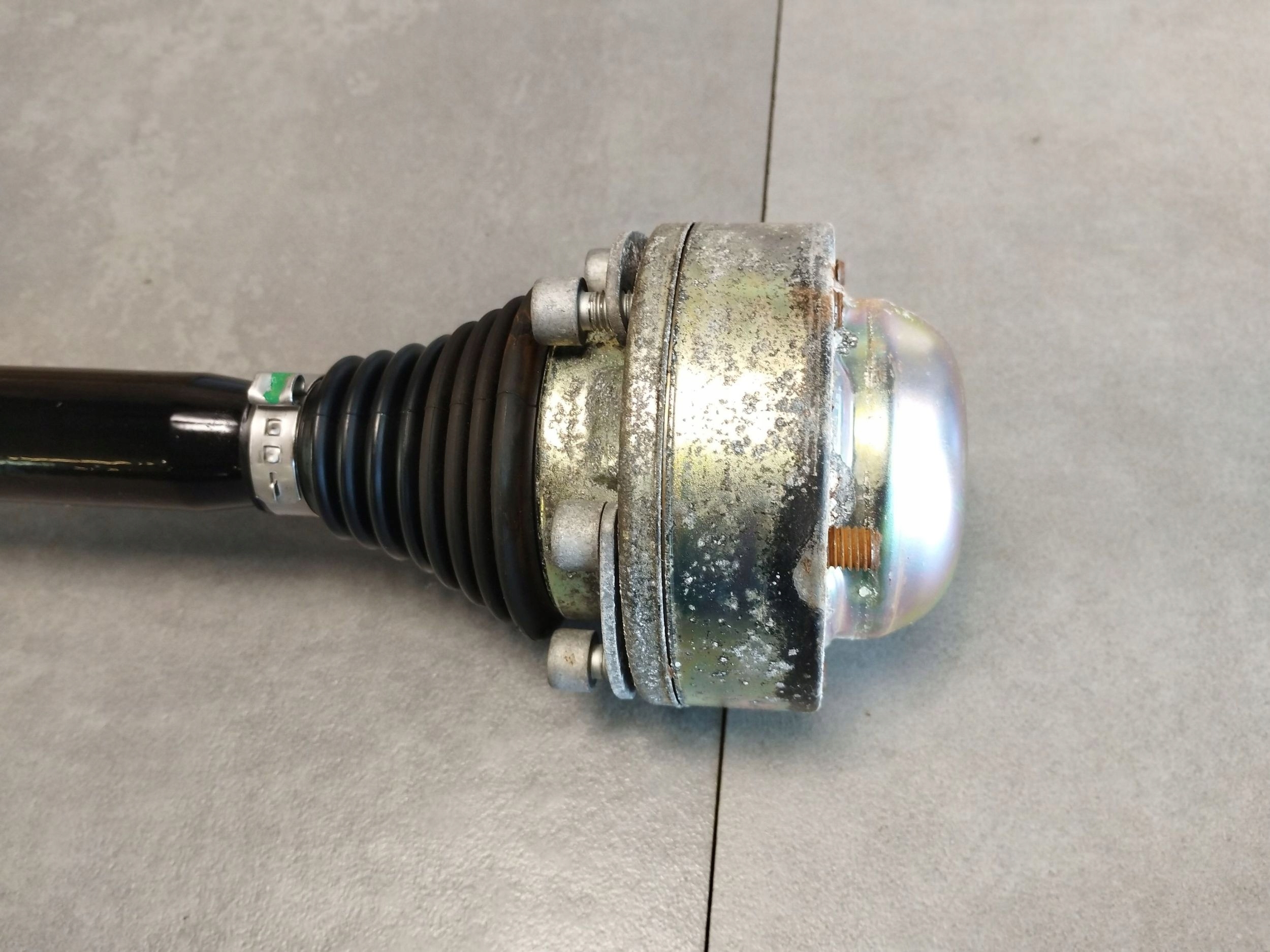 Audi A4 S4 B9 8W semi-axis right rear part rear 8W0501204J