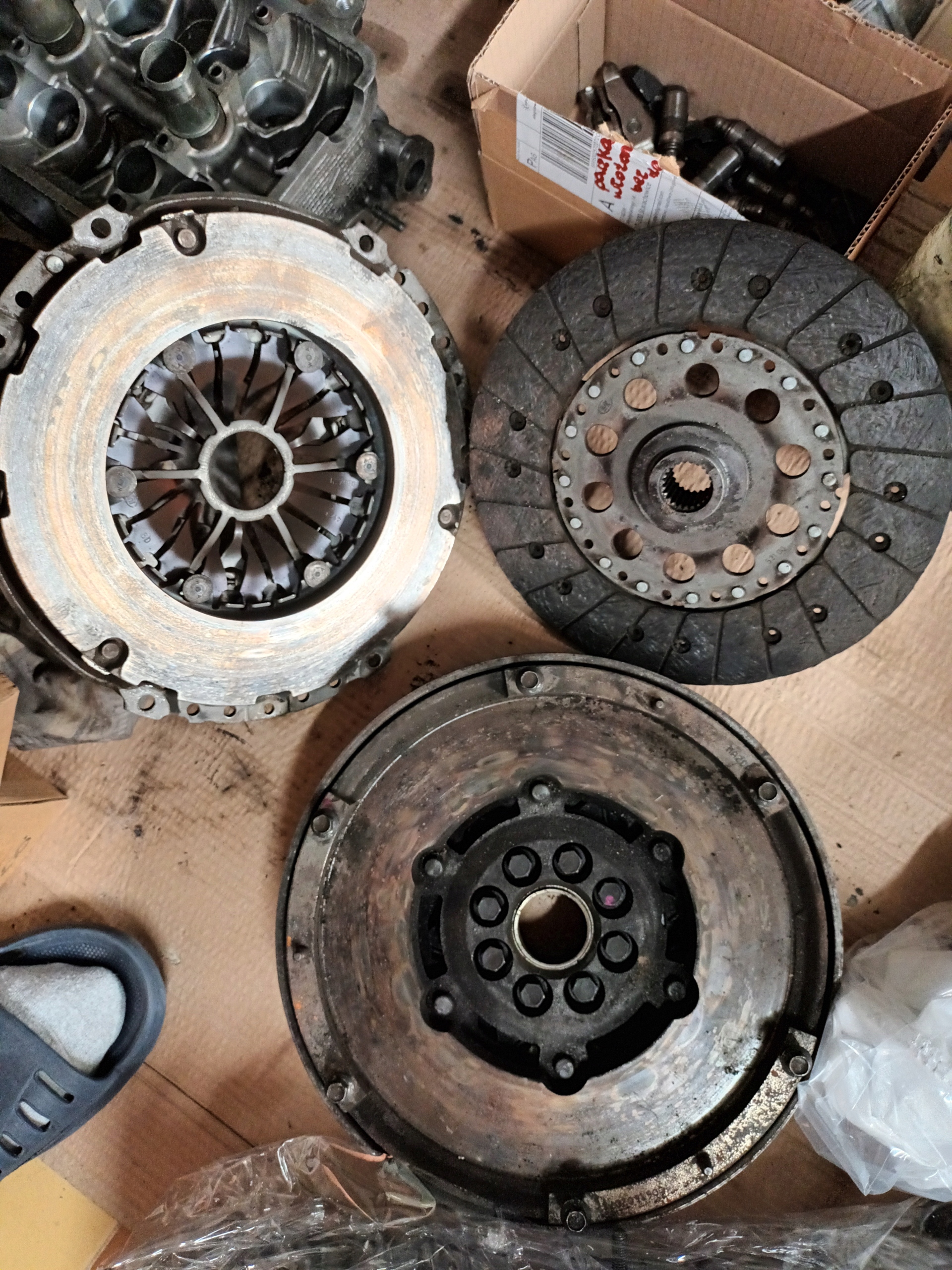 001900 - ДВОМАСОВЕ ЗЧЕПЛЕННЯ MAZDA 3 6 CX7 2.2 DIESEL R2AA