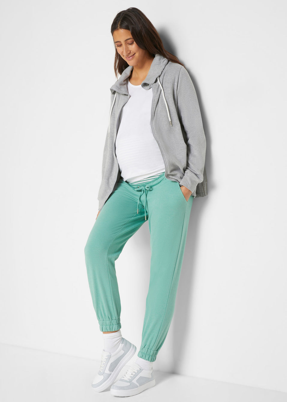 CJ183 SPODNIE CIĄŻOWE DRESOWE Z WSTAWKĄ NA BRZUCH BONPRIX r. 48/50 ZIELONE Cechy dodatkowe brak