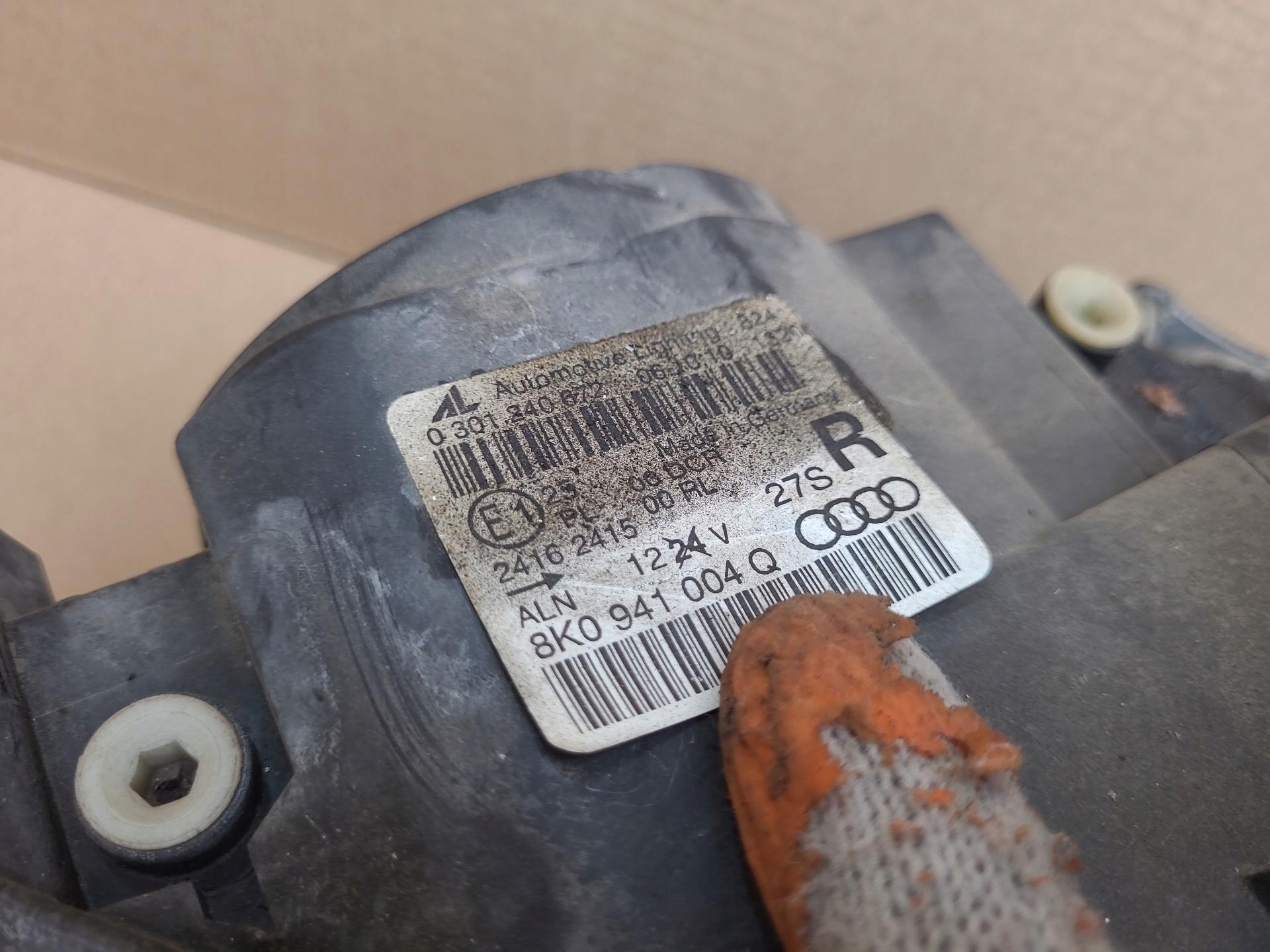 light front right side Audi A4 B8 2011 8K0941004Q