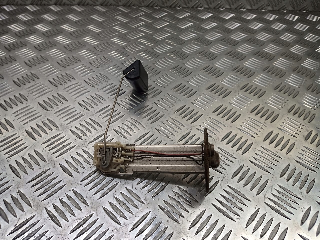 PŁYWAK PALIWA CITROEN C-CROSSER 2.2 HDI