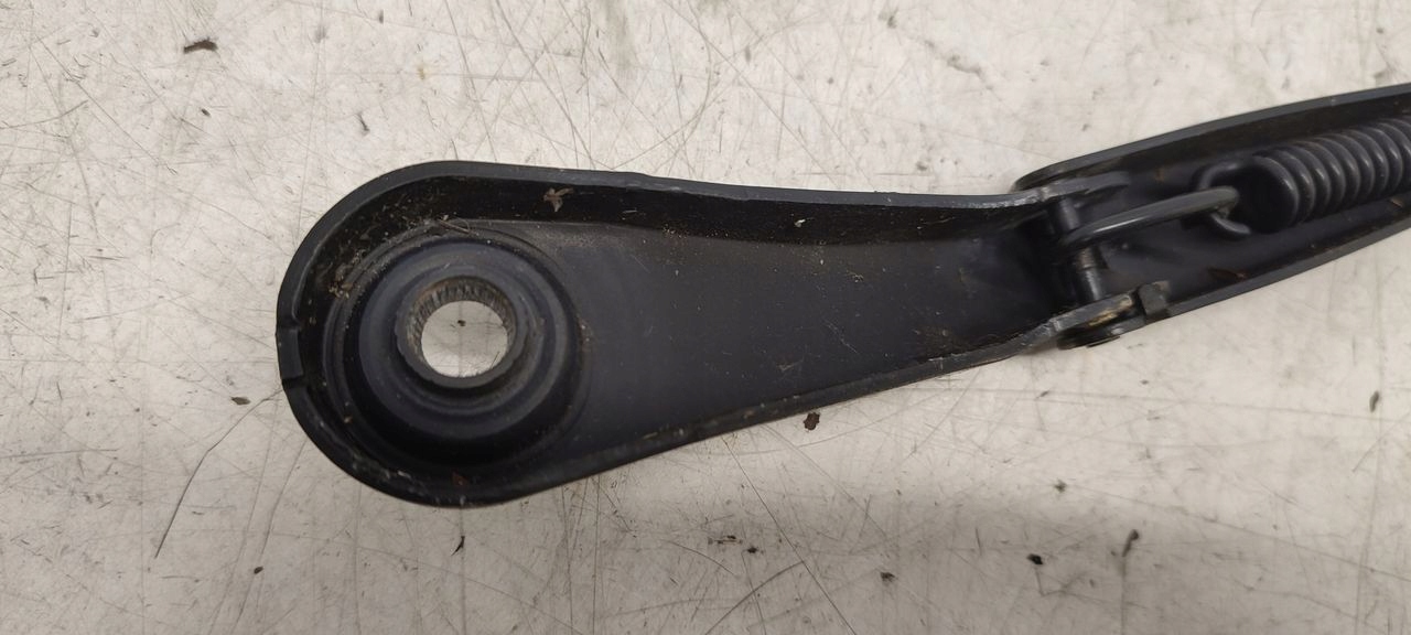 wiper arm right Opel Zafira C 1,6 TB