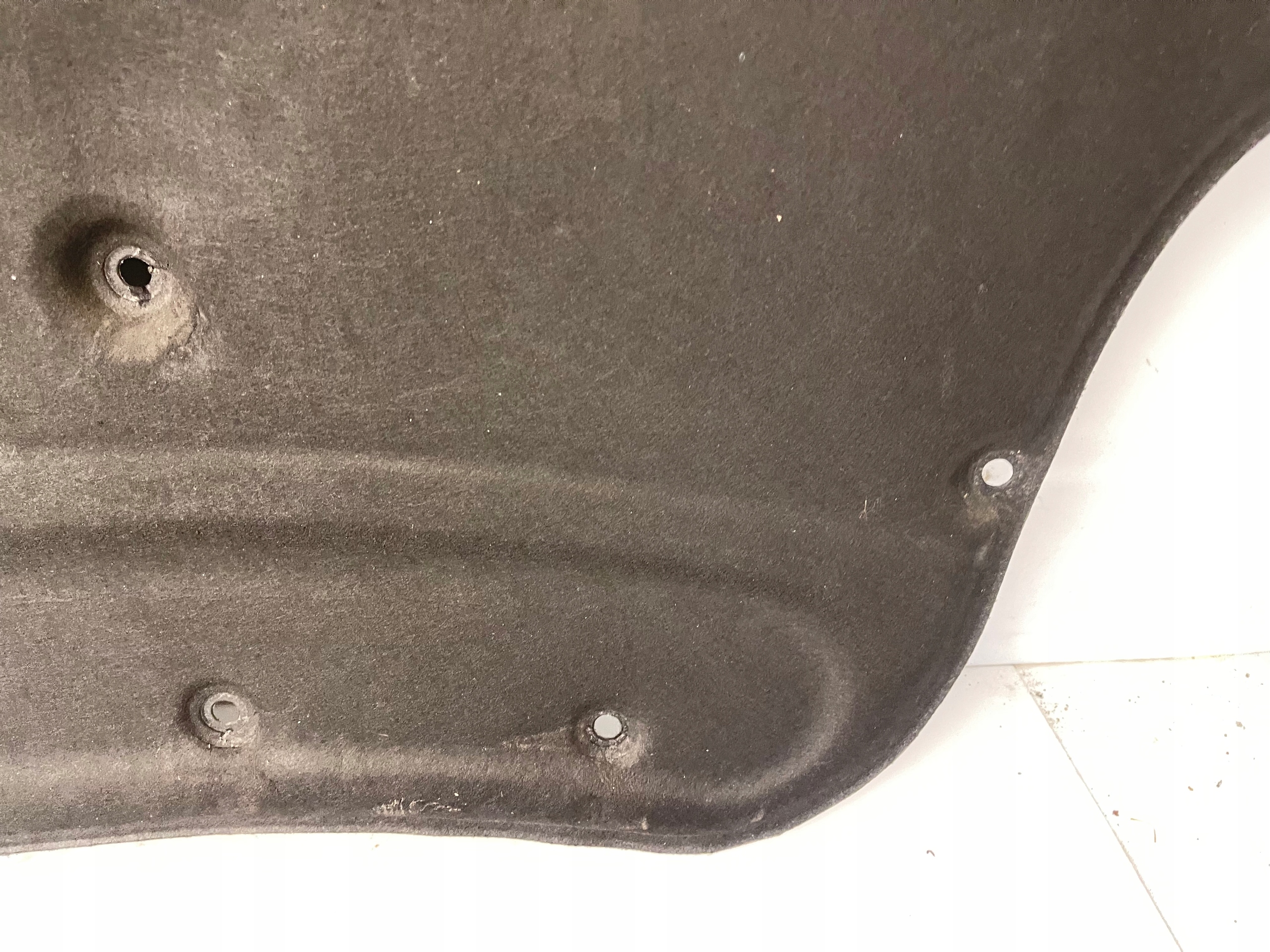 MERCEDES E-KLASA W212 Insonorisation du capot A2126820026