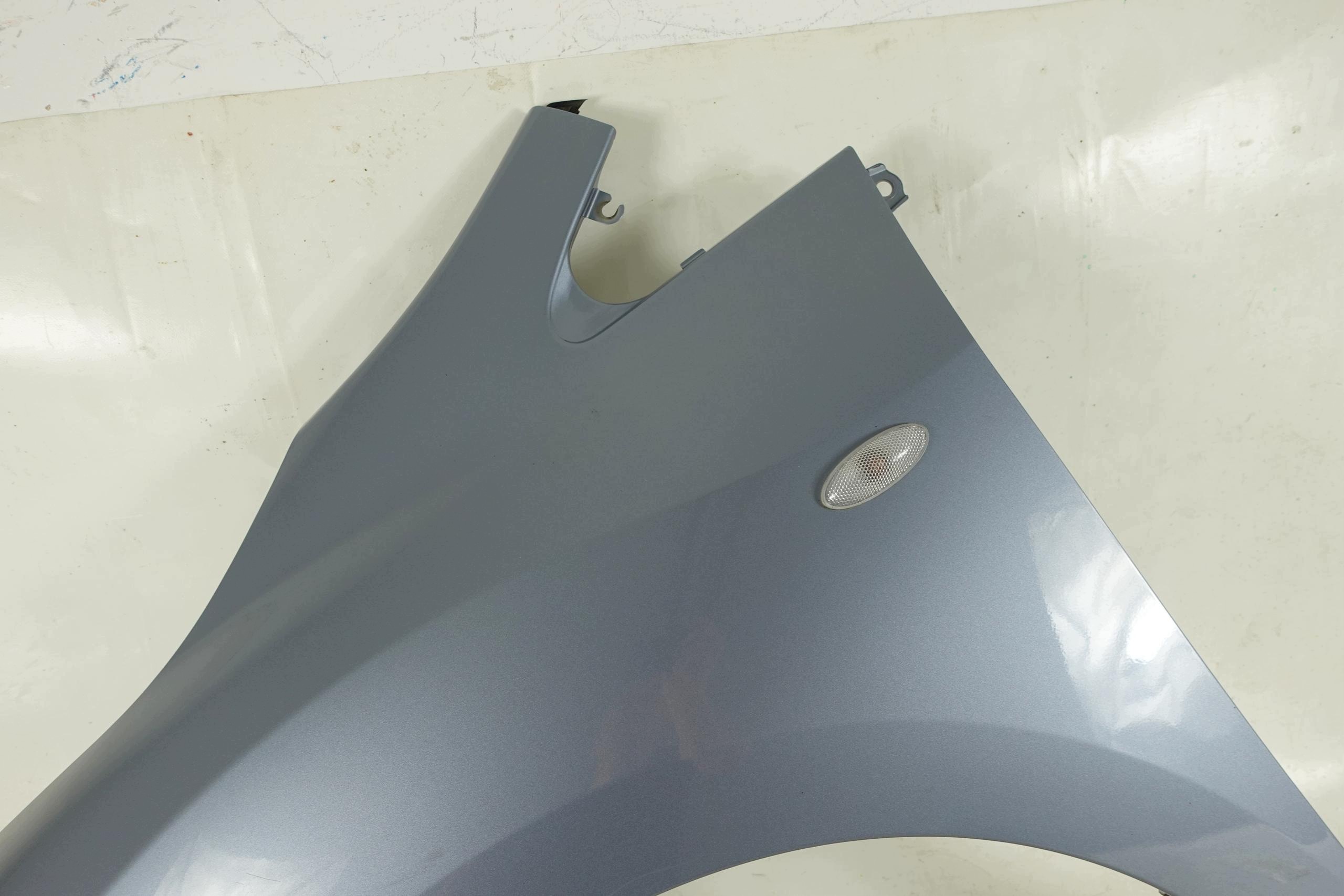 fender left front front TOYOTA VERSO 09-13 8T4 2009-2013