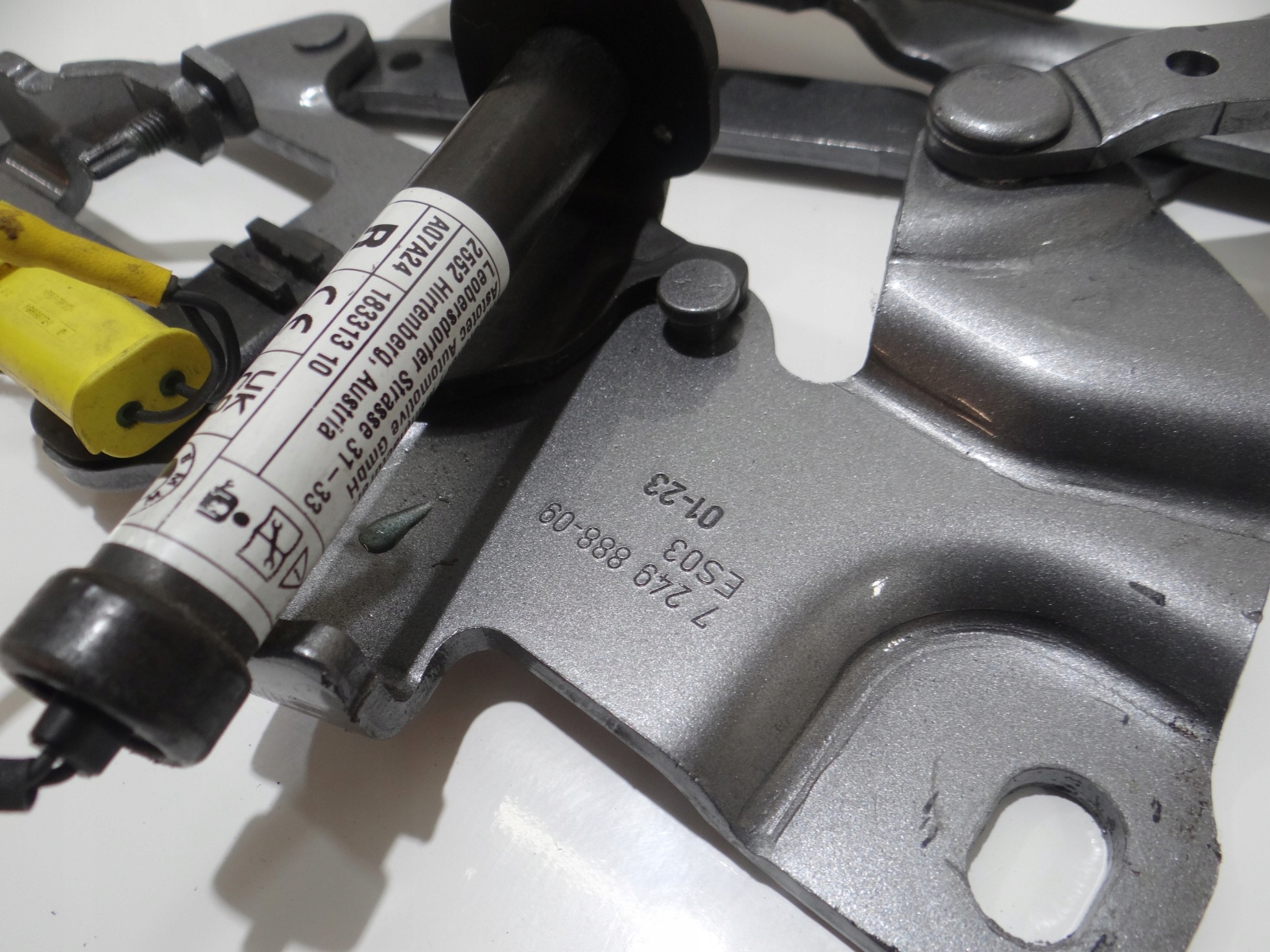 hinge bonnets NABOJ right A52 BMW F10 7249888