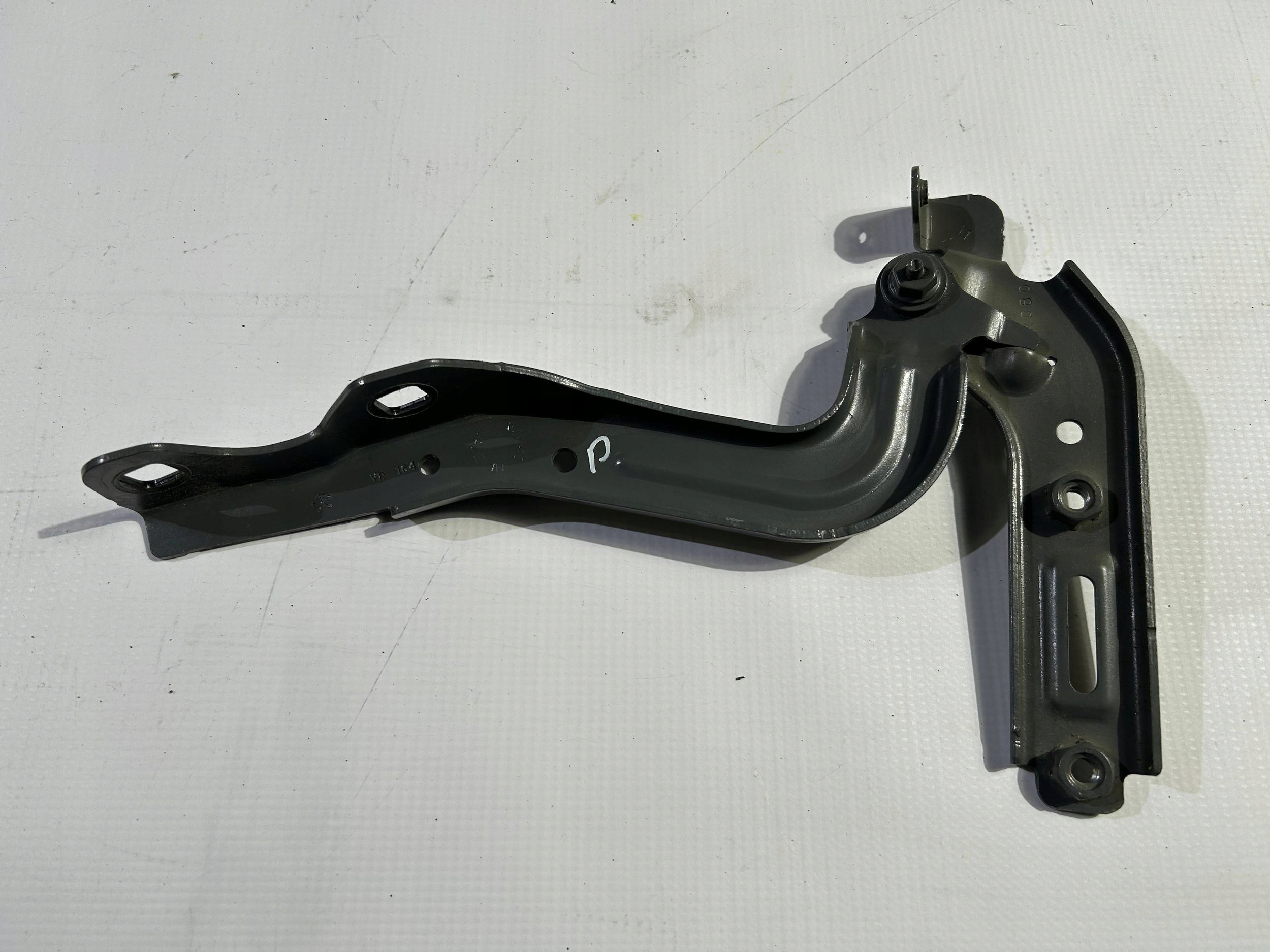 Charnière du capot Droite Chrysler Pacifica 2021