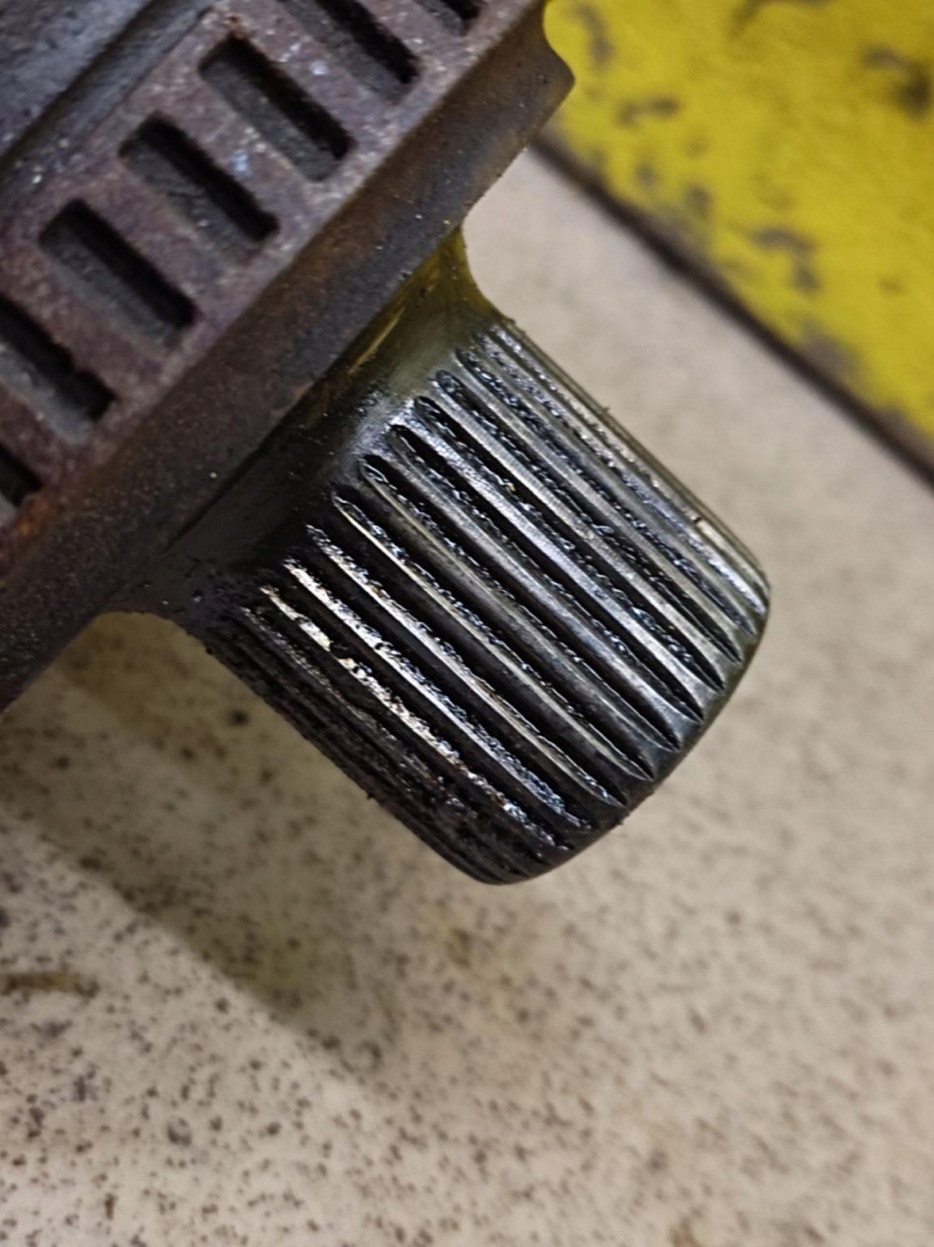 AUDI A4 B6 2.0 semi-axis right front 8E0407272AJ