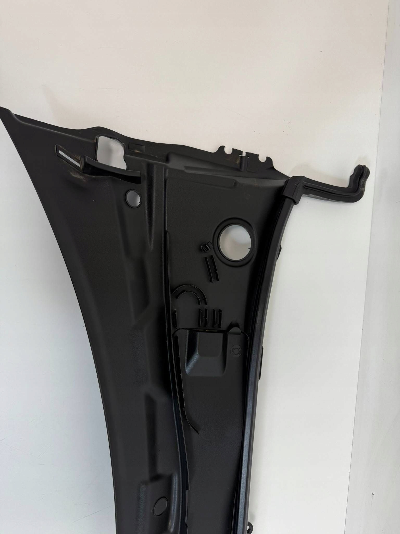 Volvo V60 II torpedo front 31479548