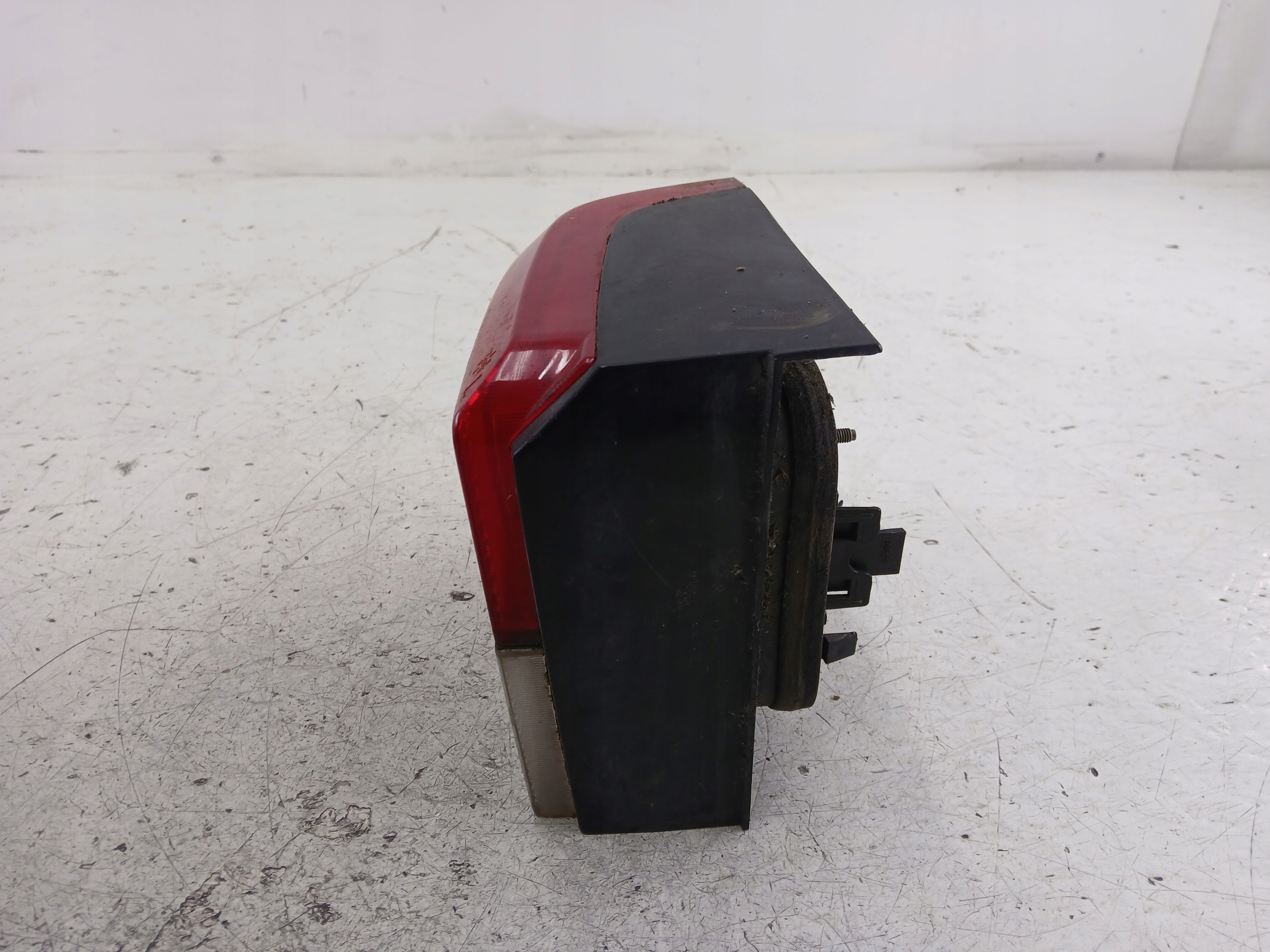 VW T4 TRANSPORTER IV light left rear part