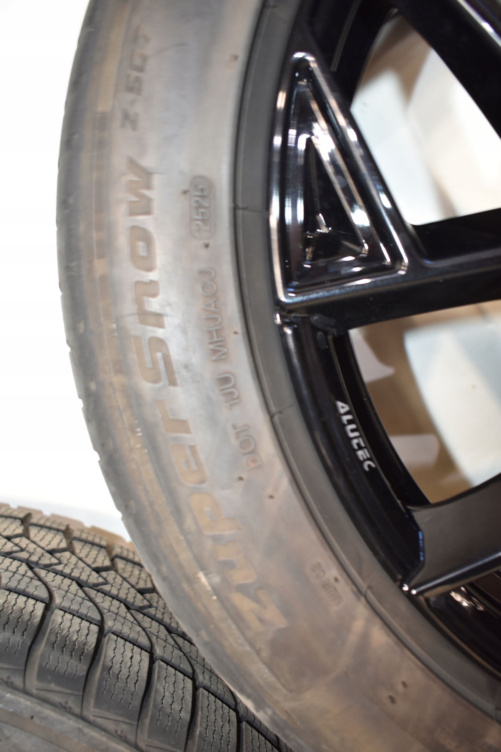 IDEALNE wheels discs 19" ALUTEC AUDI A5 B10 A4 ZIMA 1