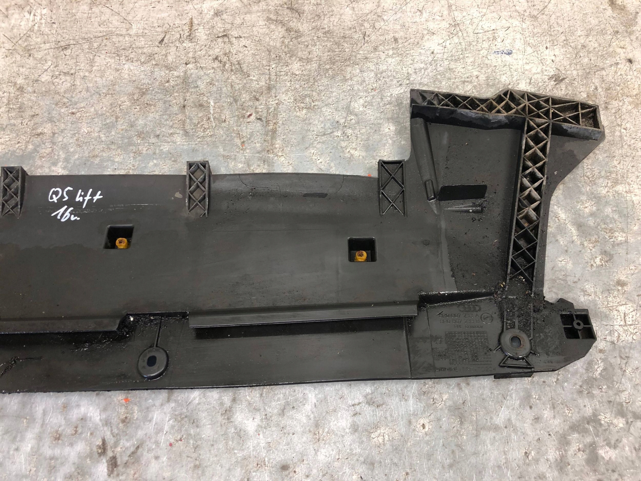 cover below bumper front AUDI Q5 LIFT 8R0807233B