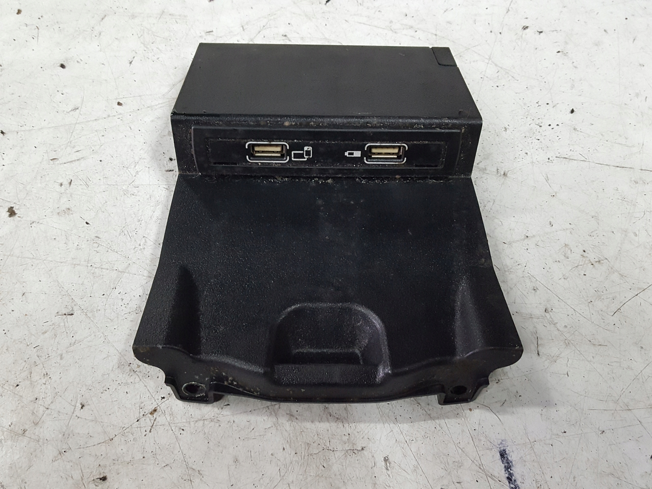 A1728201700 - MERCEDES A Class W176 LIFT разъем USB