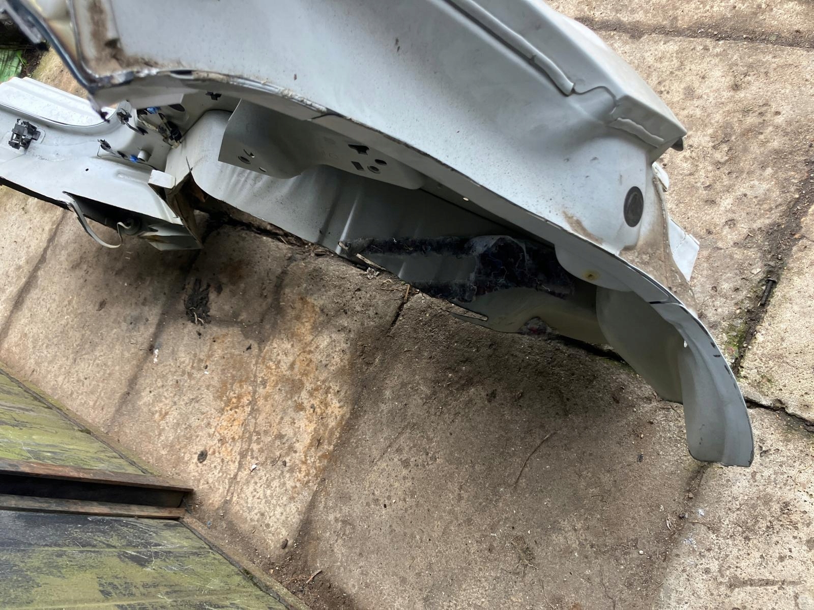 LONGHERONE parafango MINIGONNA Destra posteriore PEUGEOT 208 e 5D
