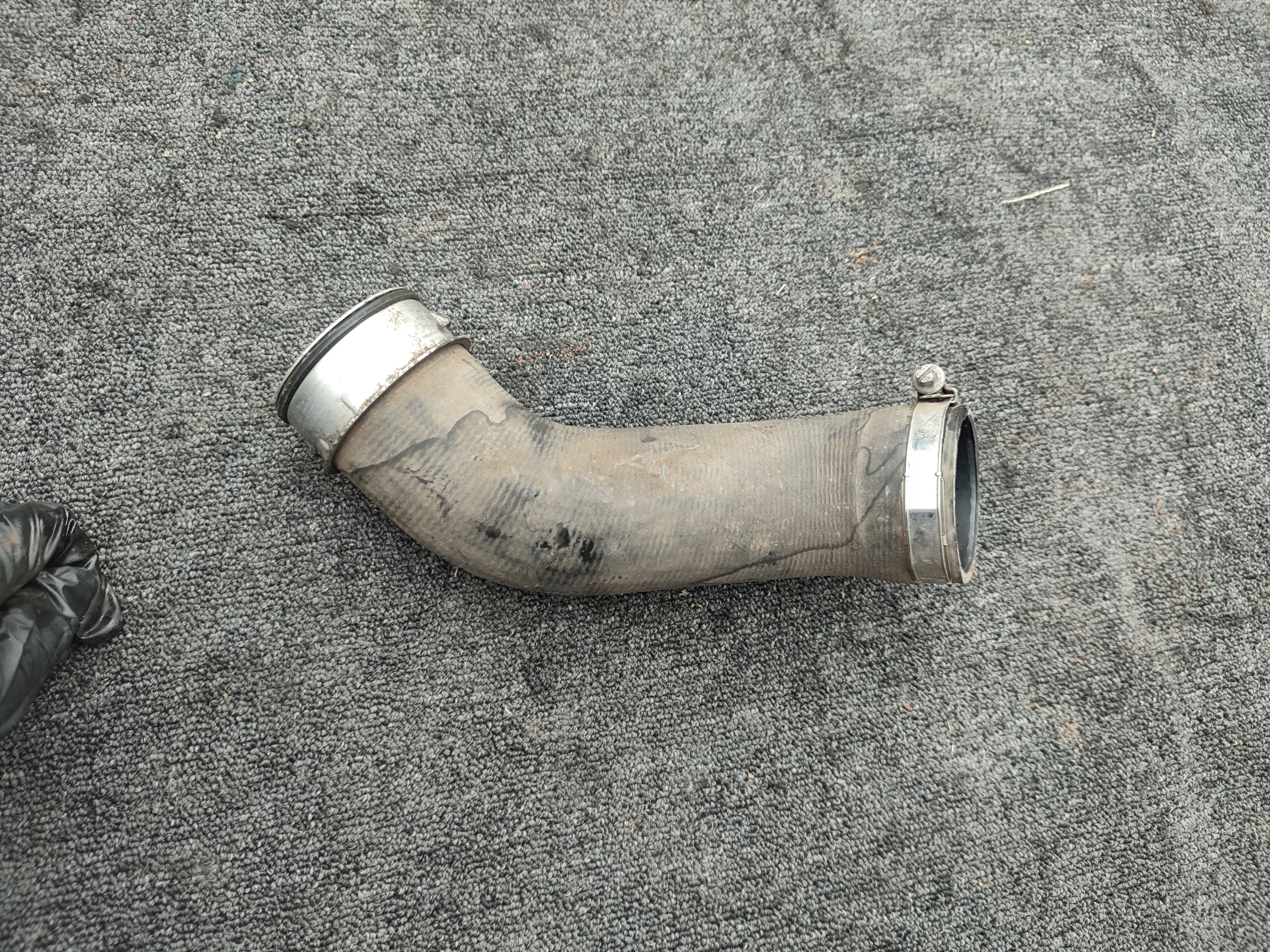 crijevo prijenos interkuler VOLKSWAGEN T5 7H0145941B