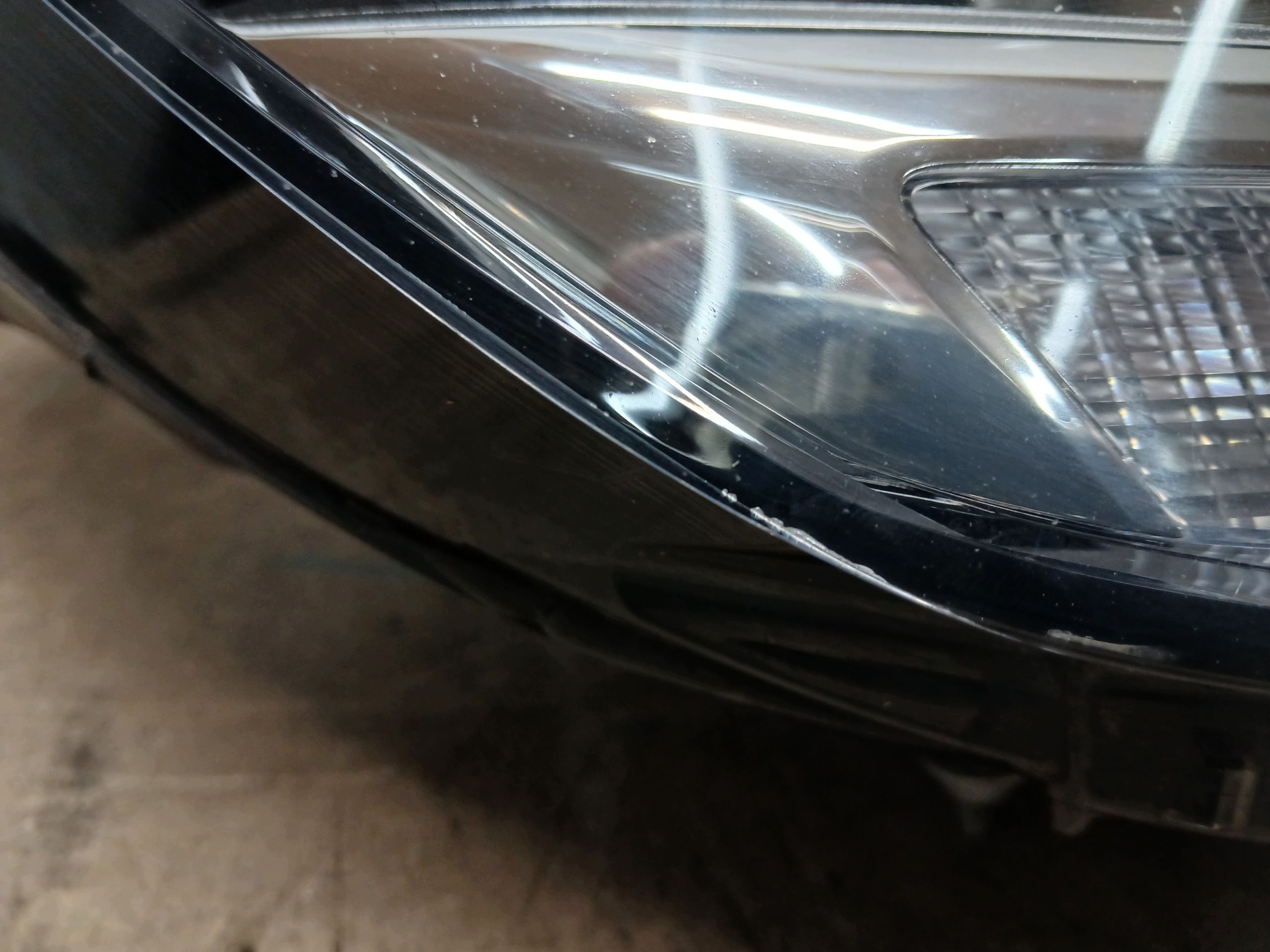 light front right OPEL CORSA F 39162649