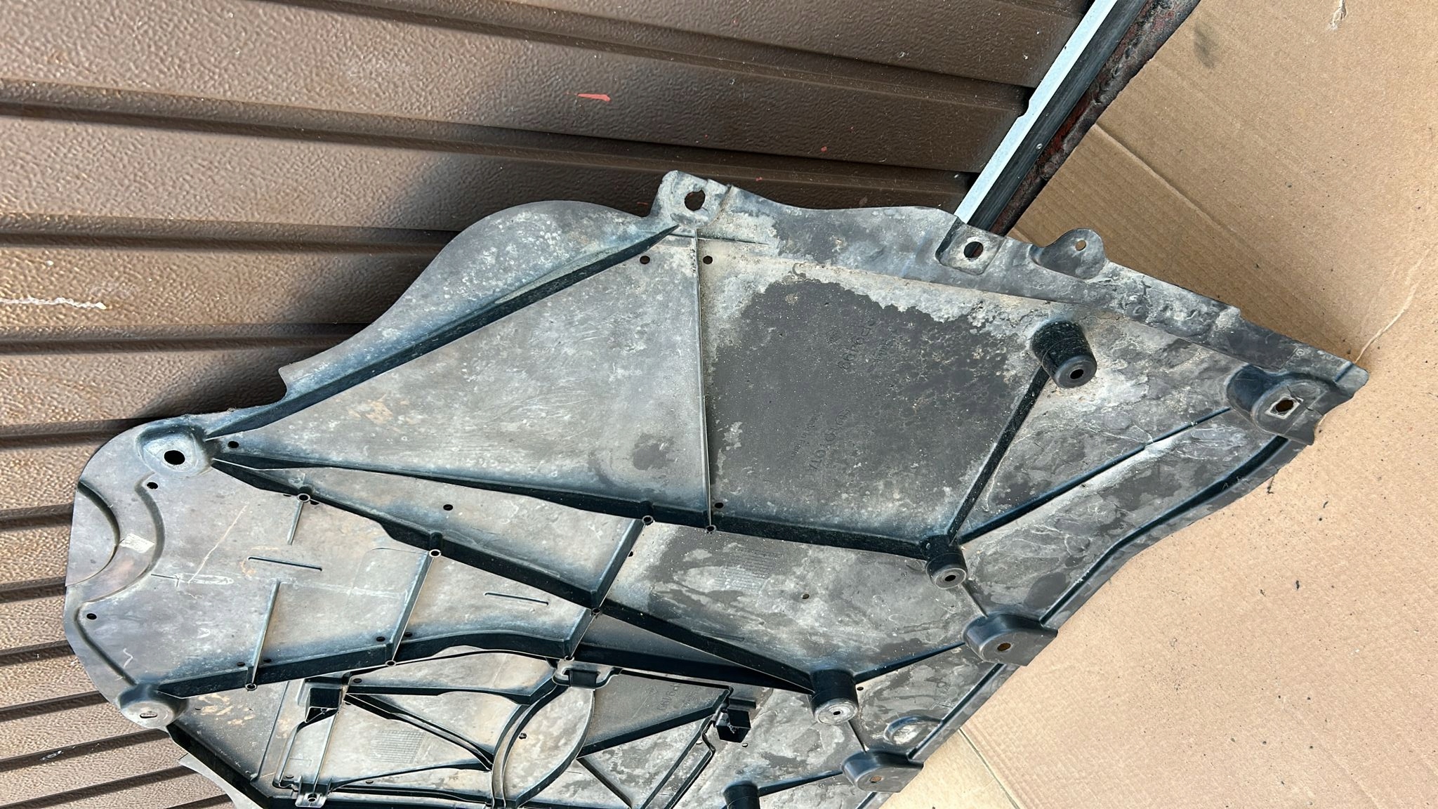 cover below engine of the engine TOYOTA YARIS IV 20