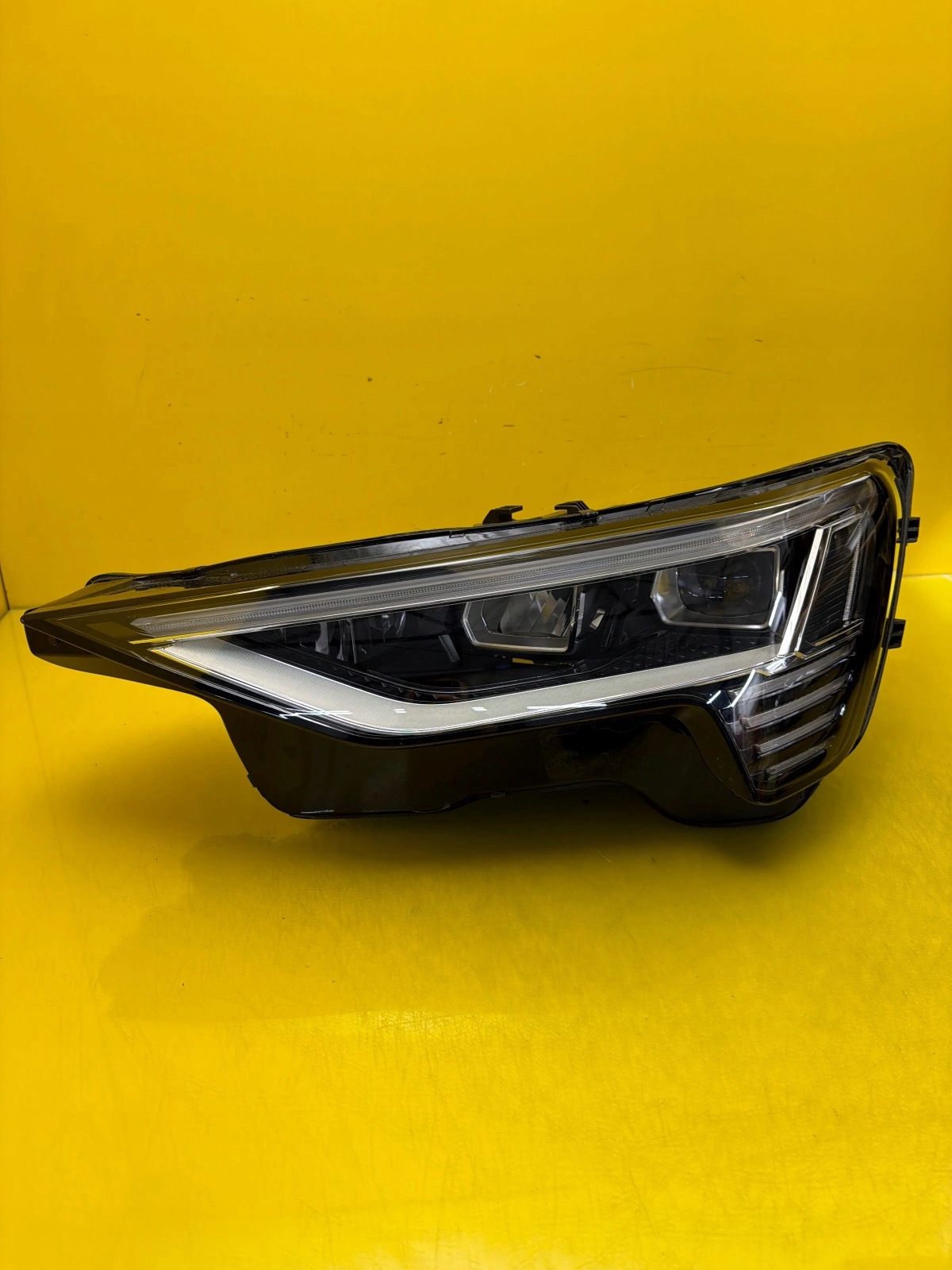 light left Audi E-tron 4KE Full Led 4KE941039
