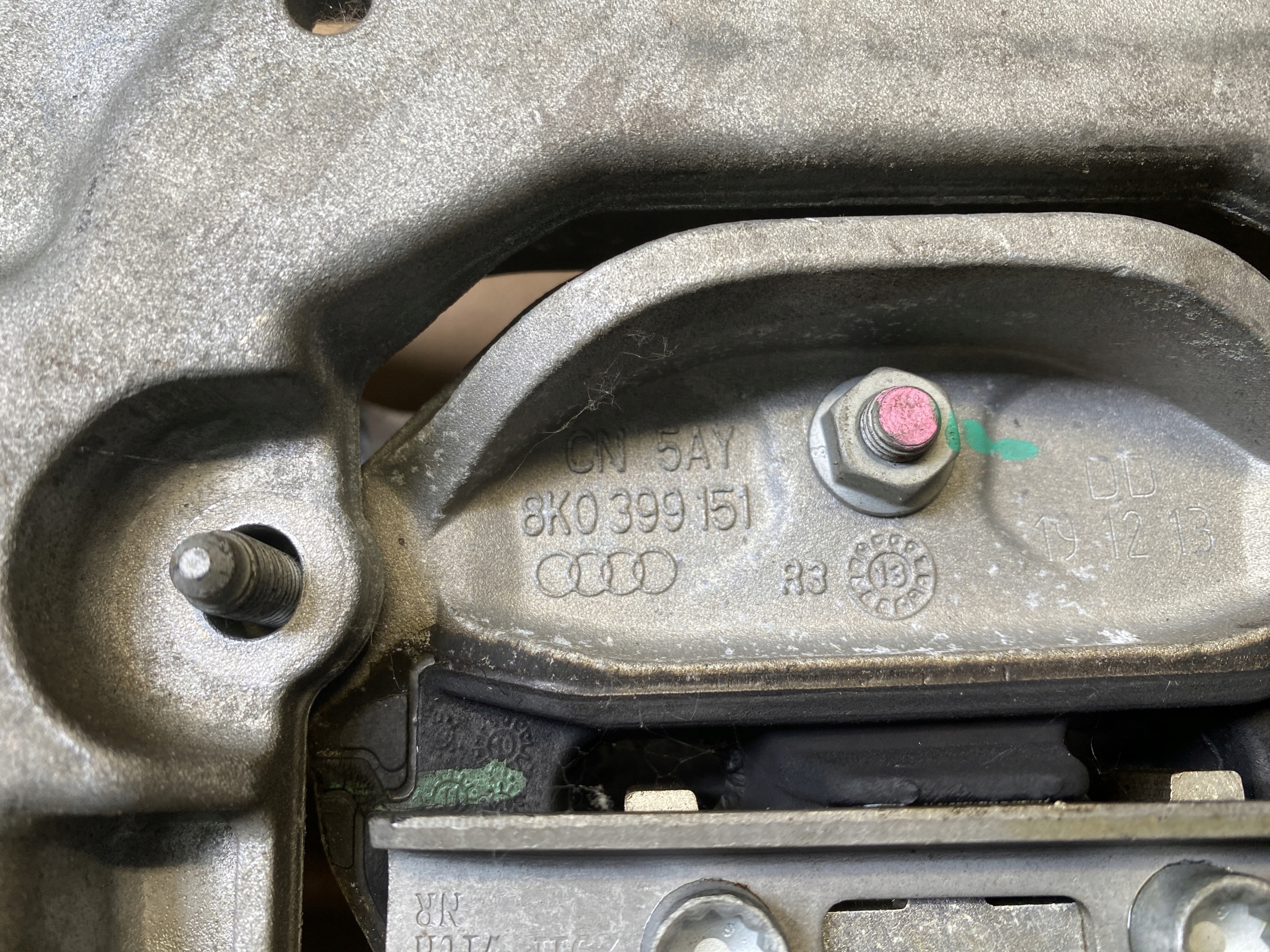AUDI A4 A5 A6 A7 holder gearbox mounting 8K039963BH
