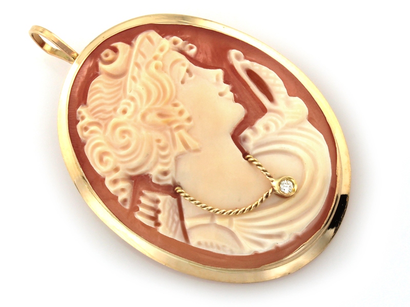 Elegantní zlatá 585 brož kamera s možností zavěšení na 14karátový řetízek