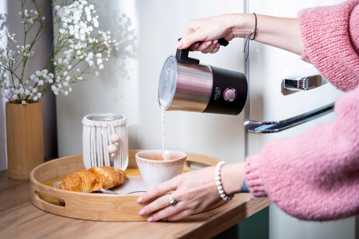 ELEKTRYCZNY SPIENIACZ DO MLEKA PODGRZEWACZ Marka inna