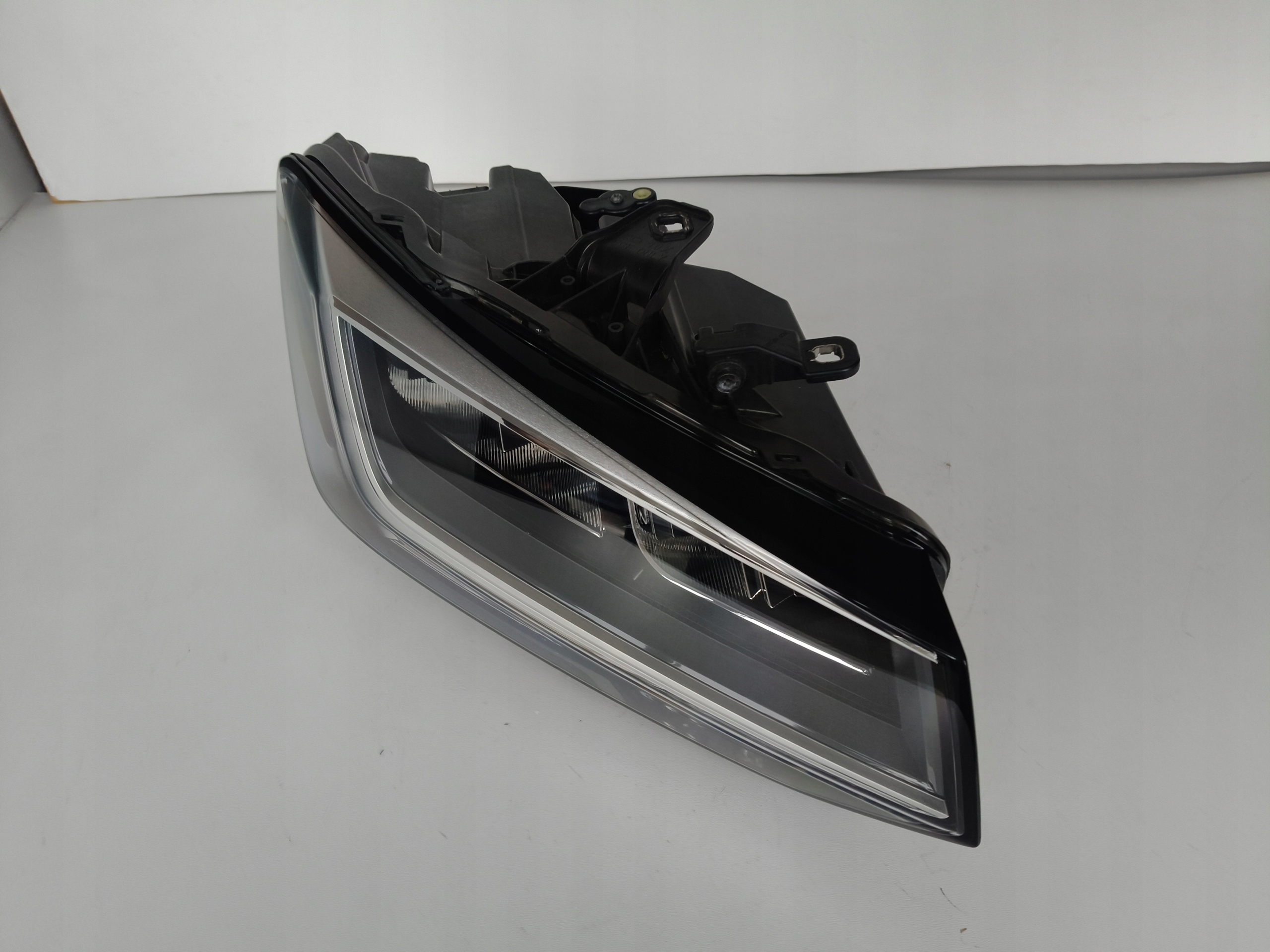 light right REFLEKTOR AUDI Q2 81A LIFT FULL LED