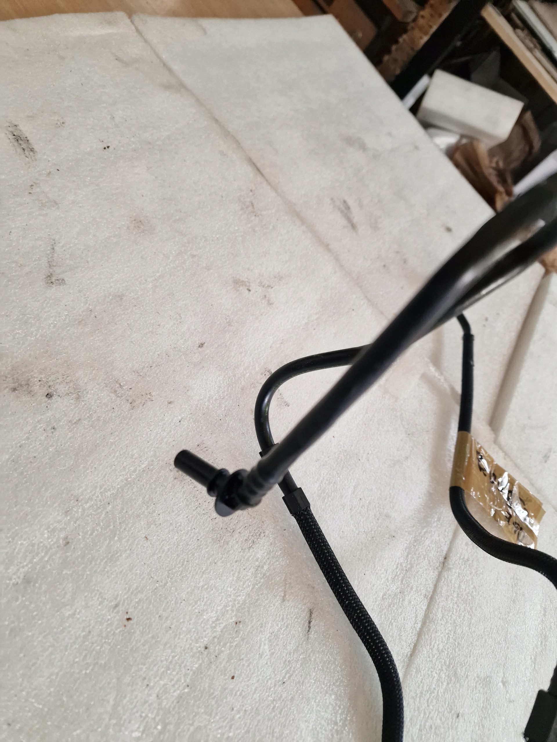 fuel line MASTER III MOVANO 2.3 DCI 8200950740