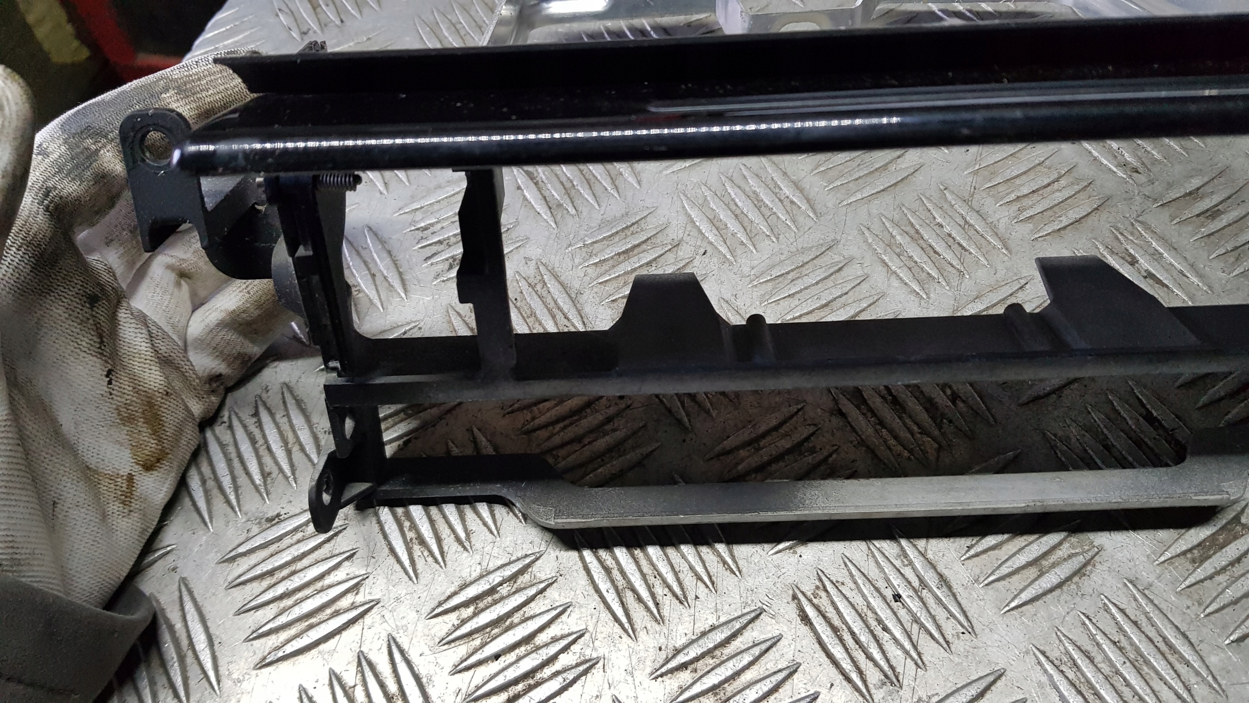 BMW E39 Versteifung Handschuhfach RAHMEN 8196115