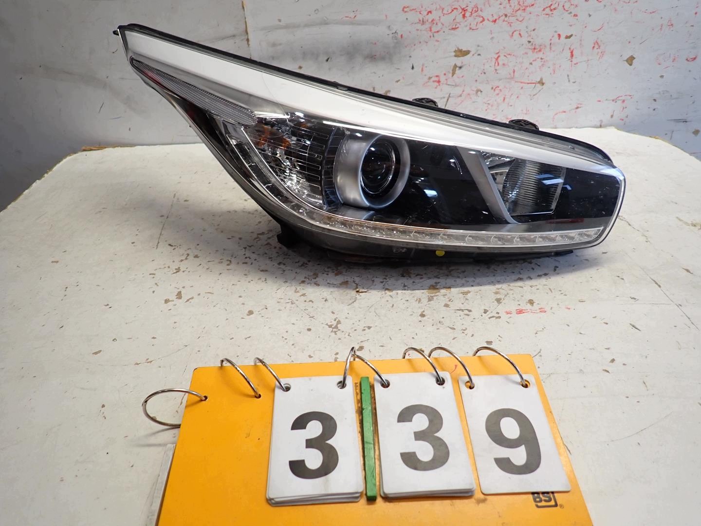 light front front right KIA PRO CEED II GT 2012-2018 XENON 92102-A2390
