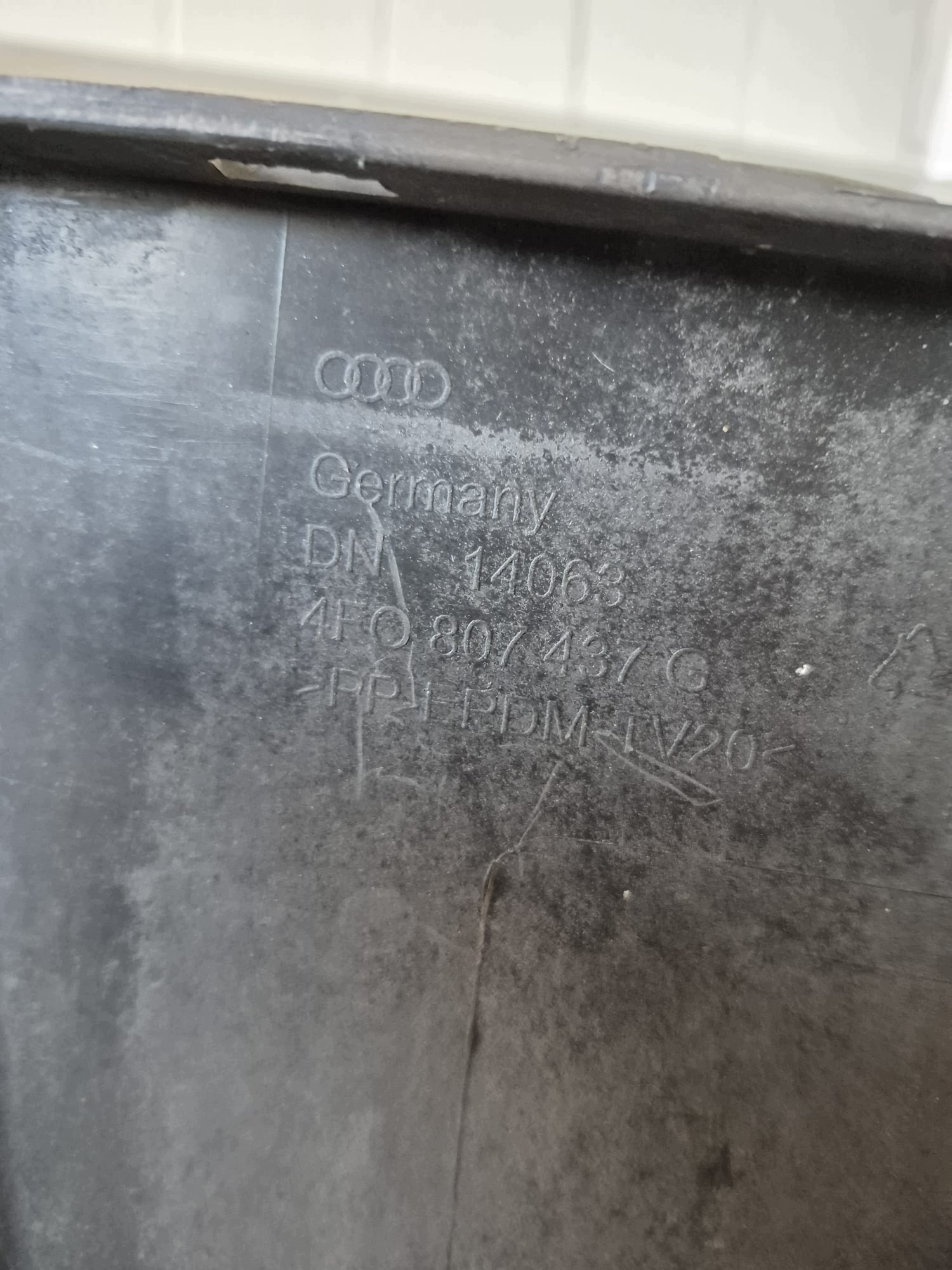 AUDI A6 C6 S-LINE 04- bumper front front 4XPDC SPR 4F0807437G LAK.LZ7Q