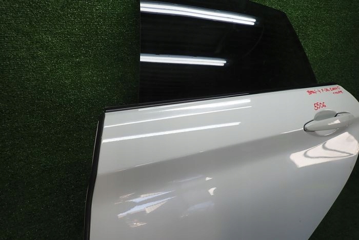 BMW 4 G36 GRAND COUPE door left rear. rear part