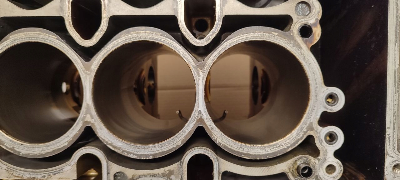 Blok dol MOTORU BMW E90 2,0i
