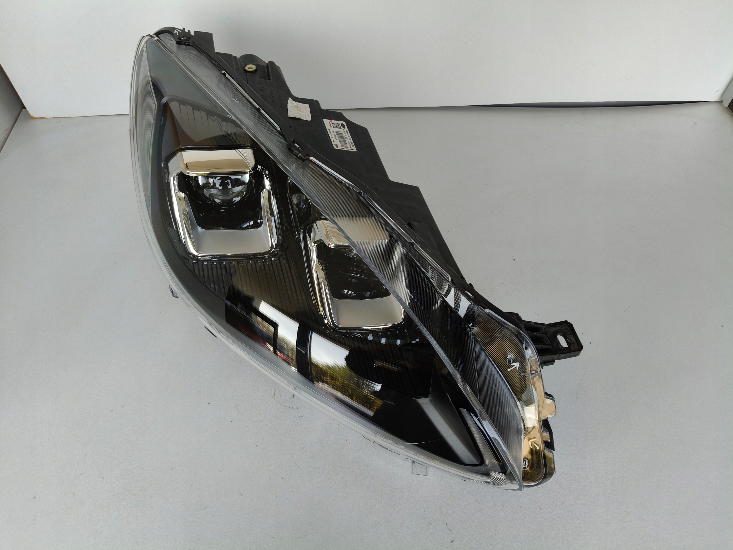 light right REFLEKTOR FORD KUGA MK3 19- FULL LED