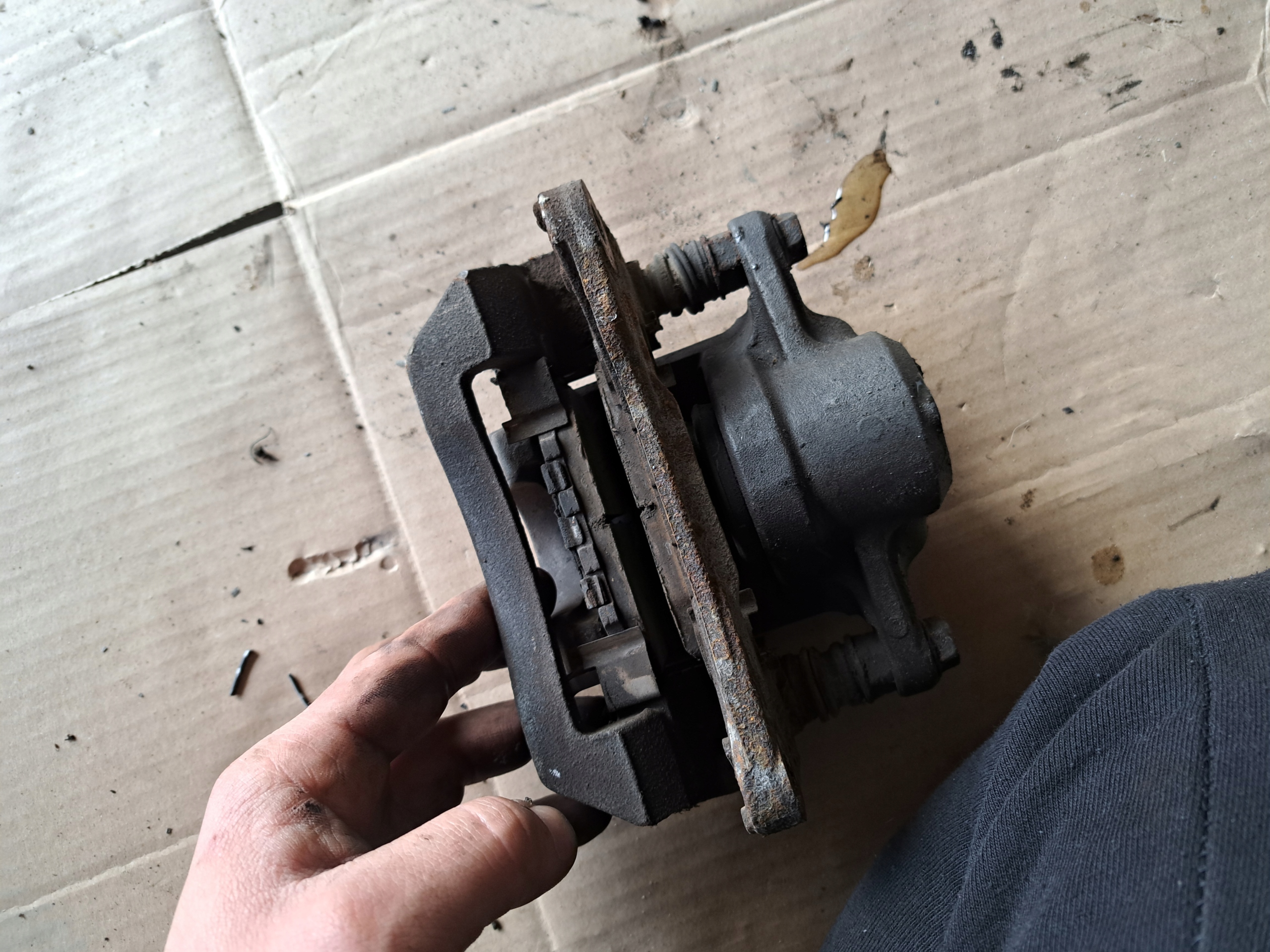 caliper brake left rear part SUBARU LEGACY IV 2.0 D 09R