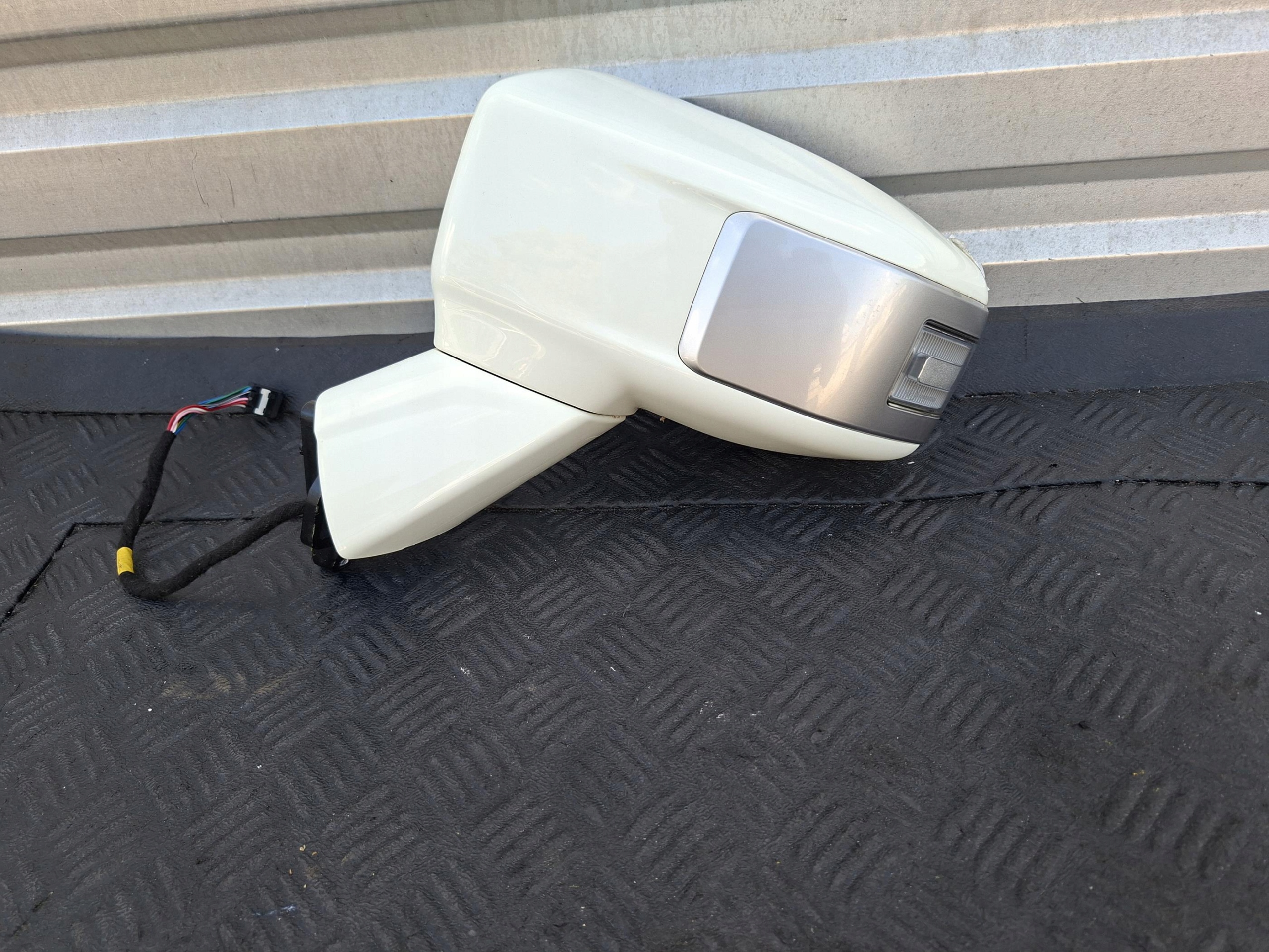 mirror left 11 PIN complete SSANGYONG KGM TORRES EVX WAA